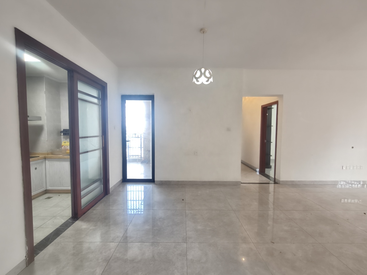 丘海警苑小区  3室2厅2卫    2800.0元/月室内图