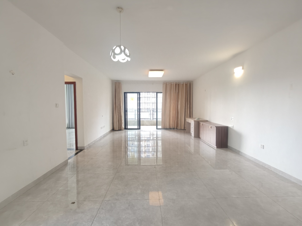 丘海警苑小区 3室2厅2卫 2800.0元/月 丘海警苑小区 3室2厅2卫 2800.0元/月室内图