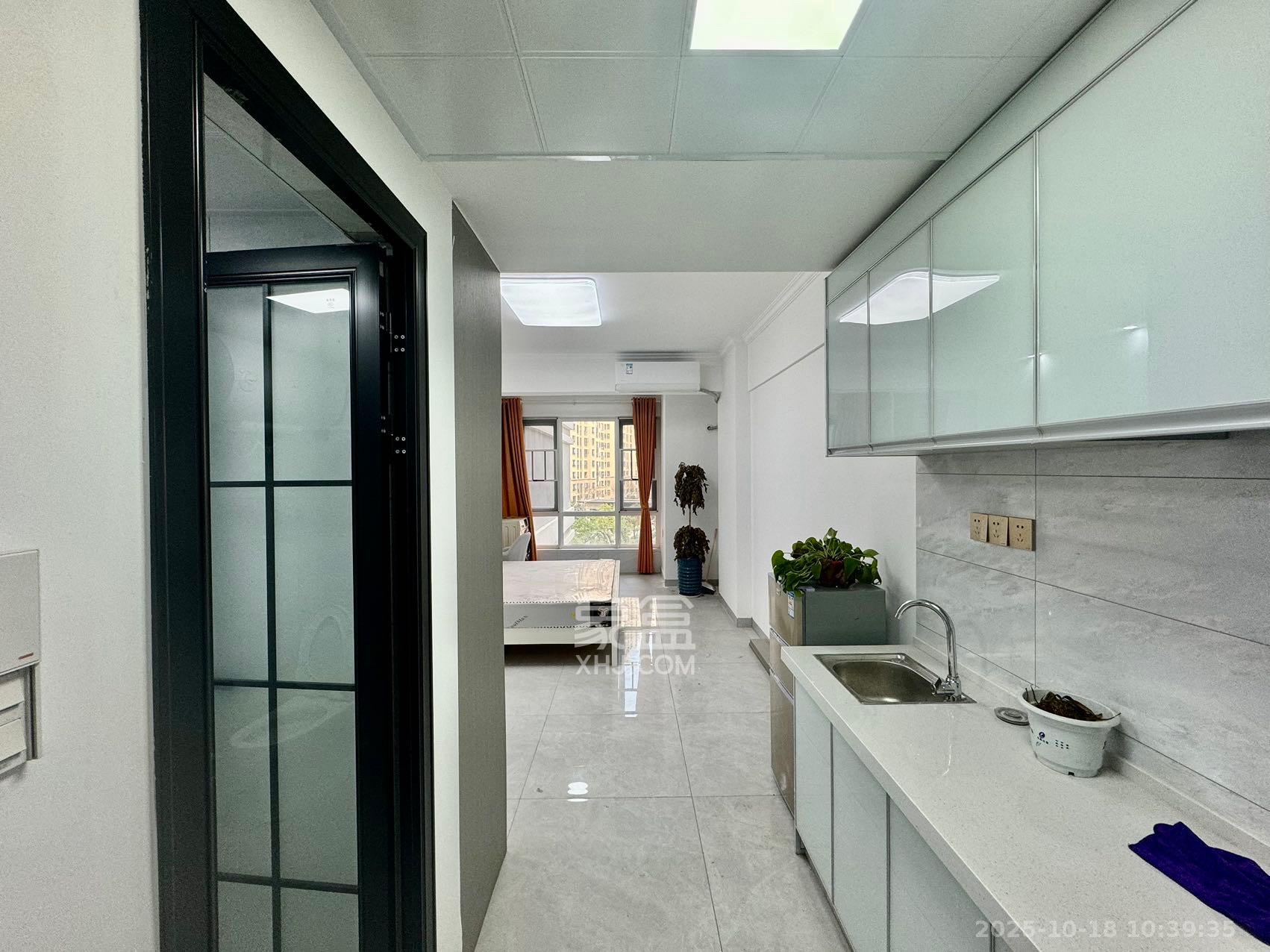 金地铂悦 1室1厅1卫 1200.0元/月 金地铂悦 1室1厅1卫 1200.0元/月室内图