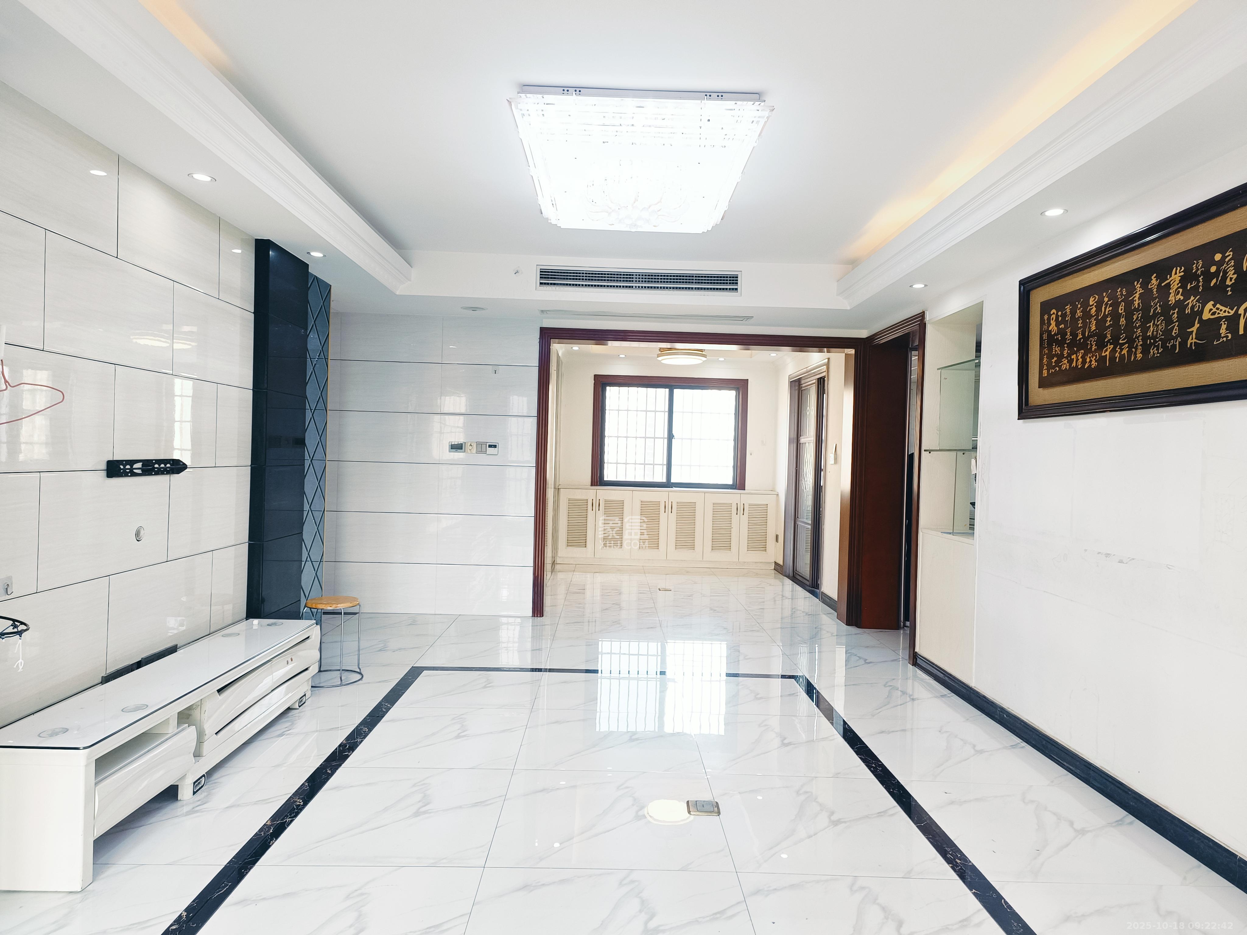 海德公园  4室2厅2卫    2500.0元/月 海德公园  4室2厅2卫    2500.0元/月室内图