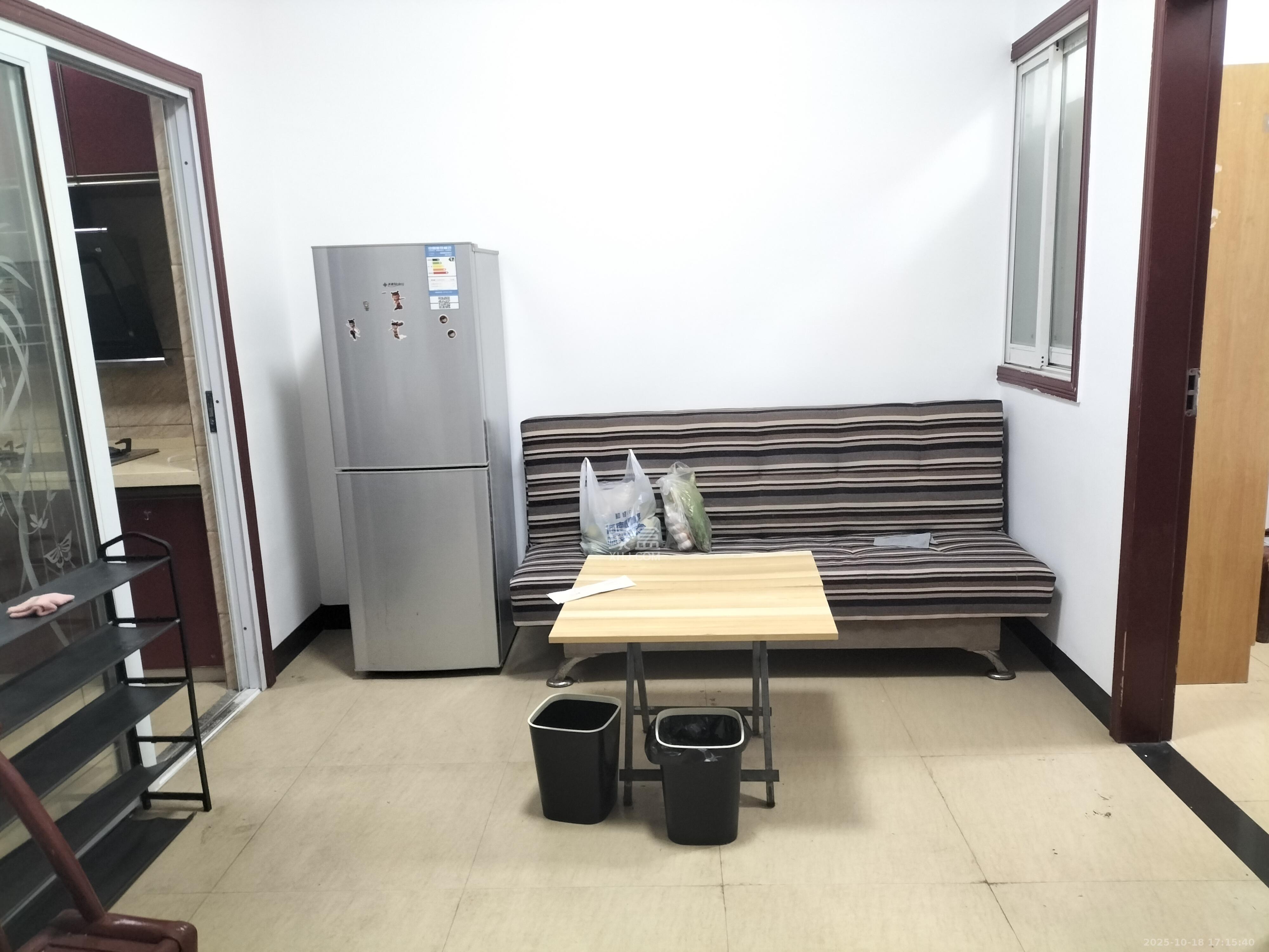 骑龙安置小区  1室1厅1卫    1300.0元/月