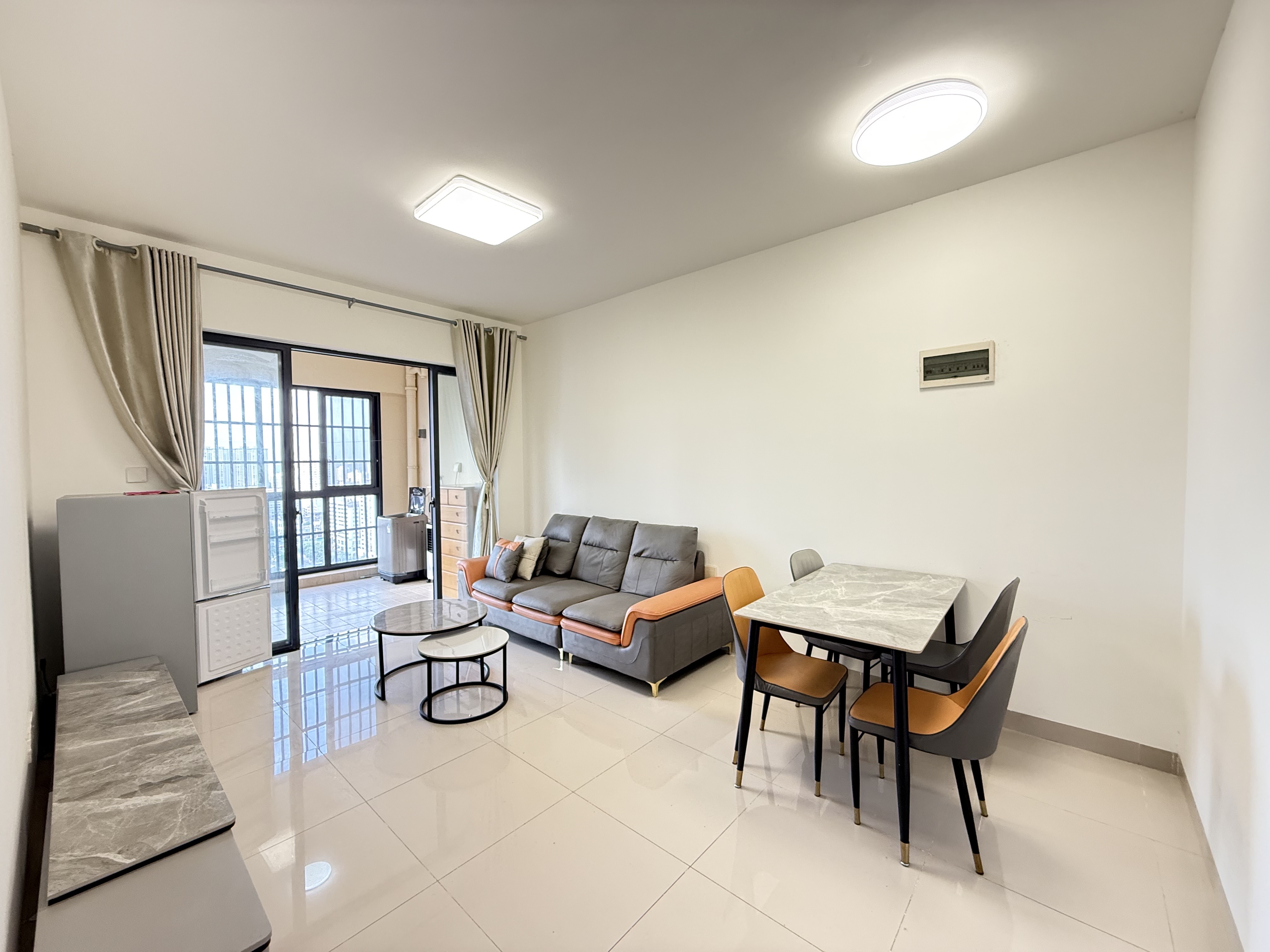 龙岐雅苑  2室2厅1卫    2500.0元/月