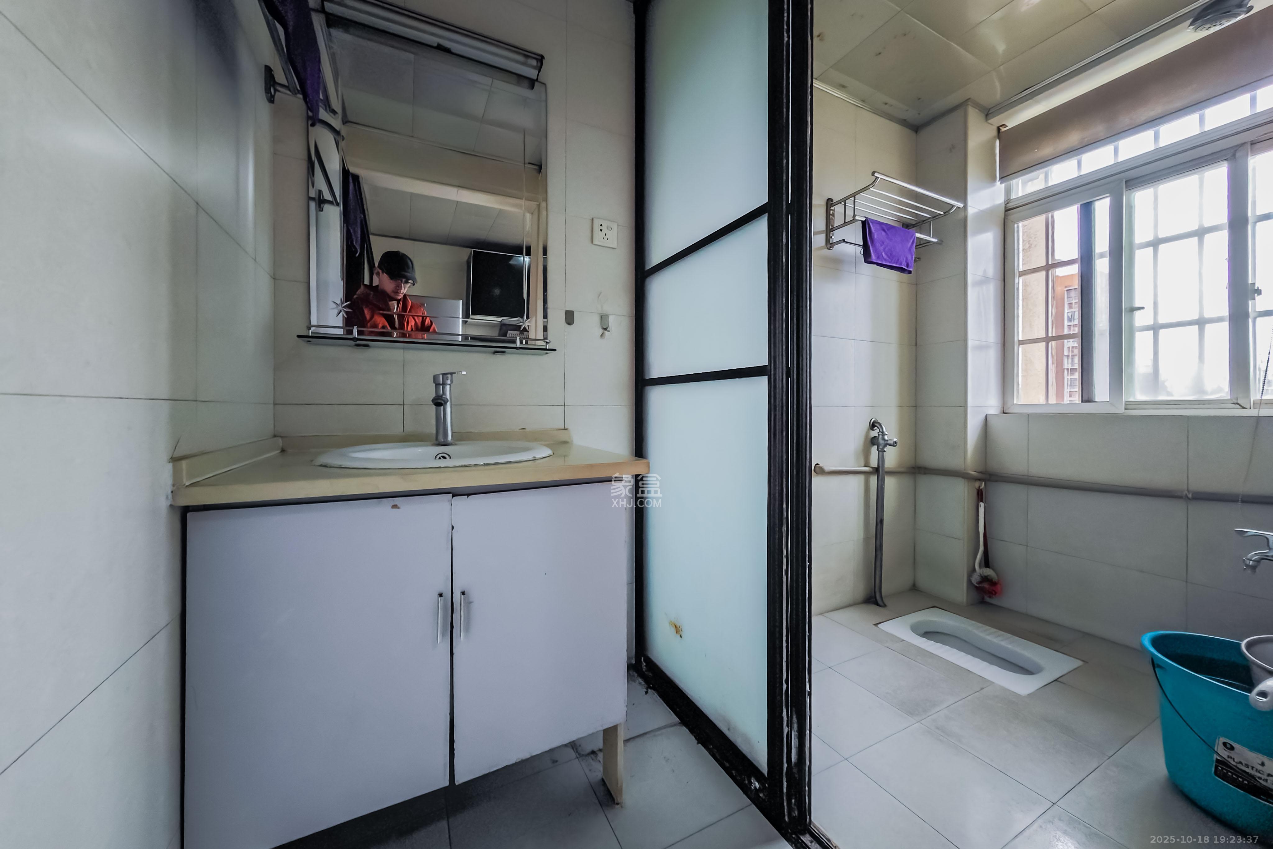 龙吉湾小区(龙瑞尚苑) 2室1厅1卫 42.0万 龙吉湾小区(龙瑞尚苑) 2室1厅1卫 42.0万卫生间