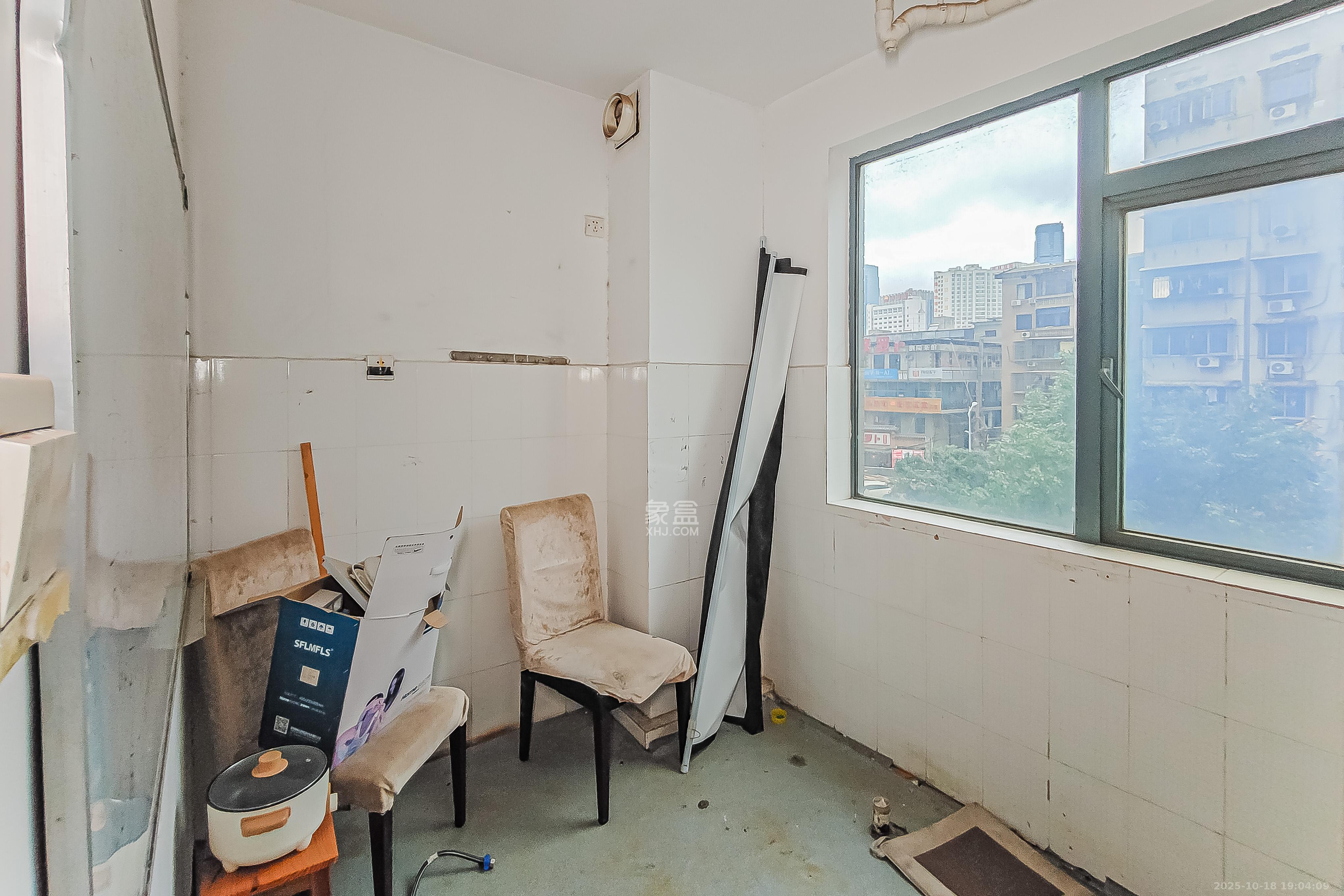 君庭金福苑  3室2厅1卫    65.0万阳台