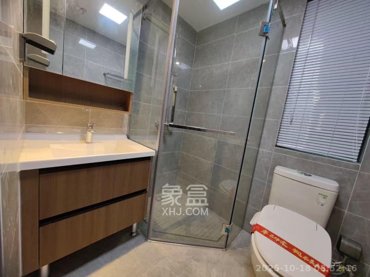 卓越中寰  3室2厅2卫    4600.0元/月 卓越中寰  3室2厅2卫    4600.0元/月室内图