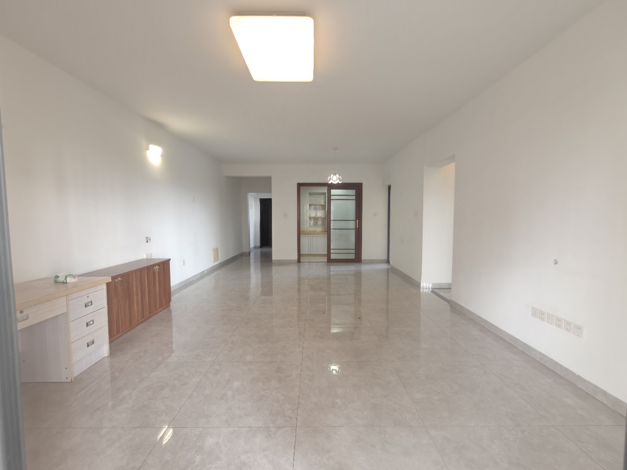 丘海警苑小区 3室2厅2卫 2800.0元/月 丘海警苑小区 3室2厅2卫 2800.0元/月室内图