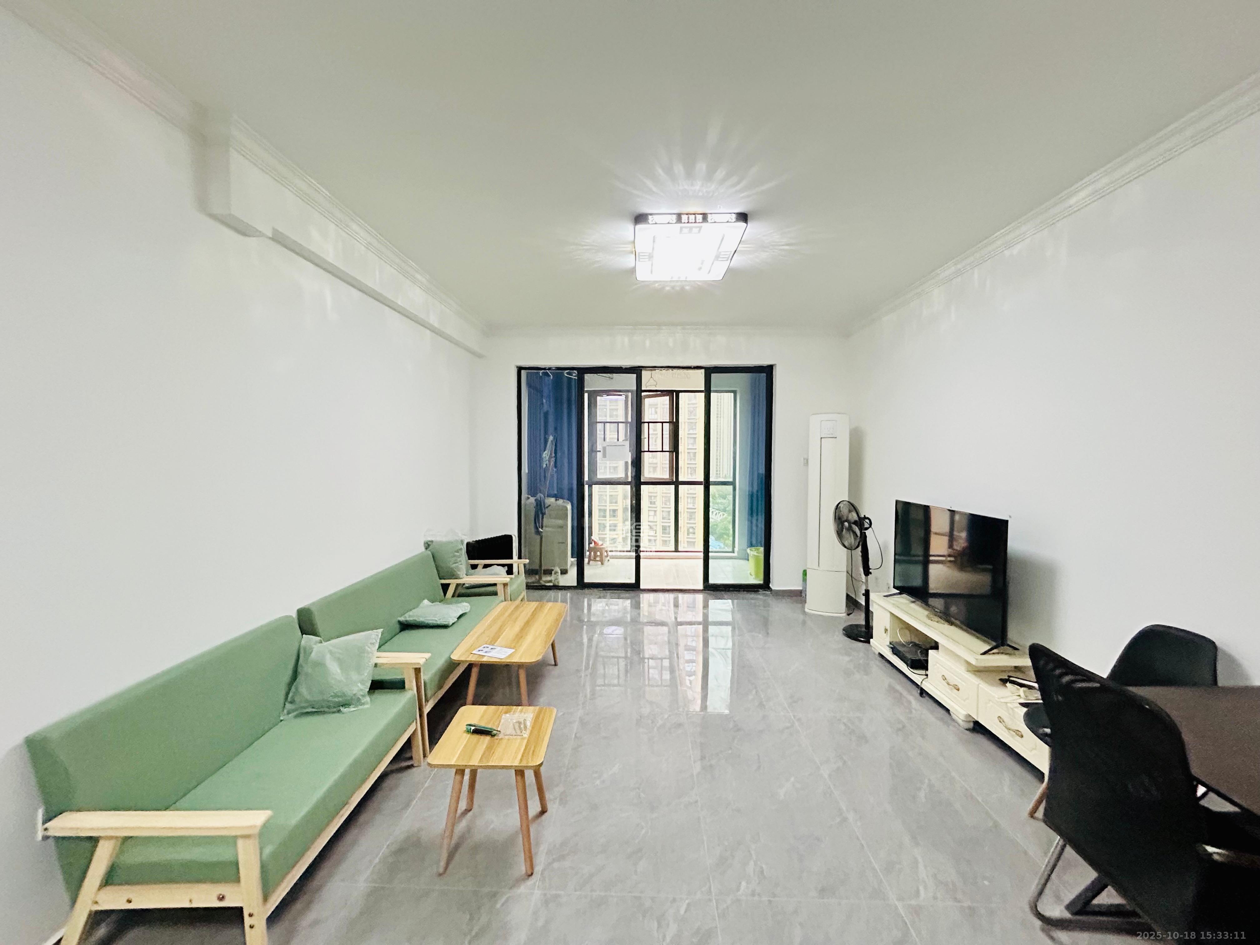 振业城二期 3室2厅2卫 3000.0元/月 振业城二期 3室2厅2卫 3000.0元/月室内图