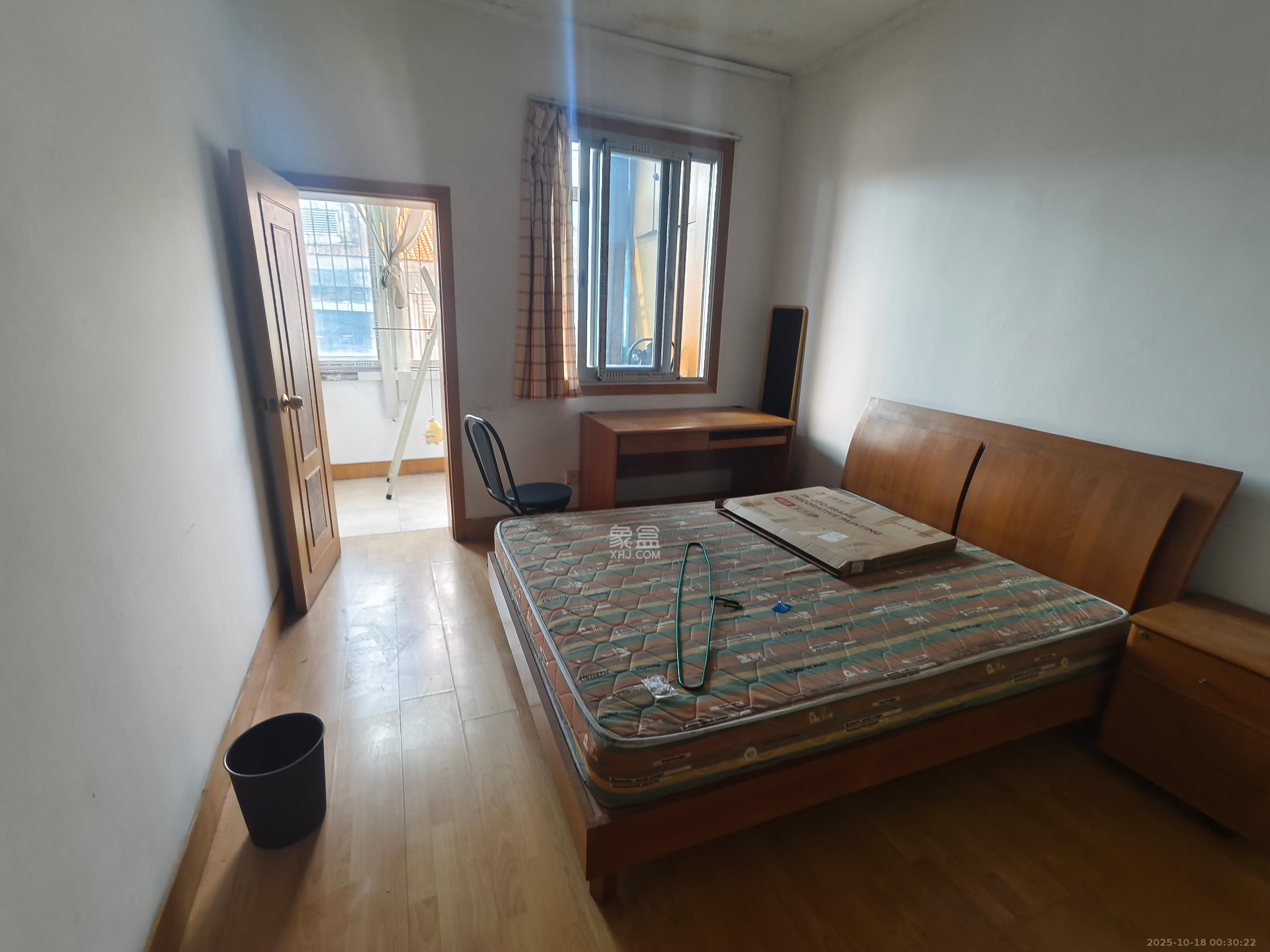 市直属机关宿舍  2室1厅1卫    1500.0元/月室内图