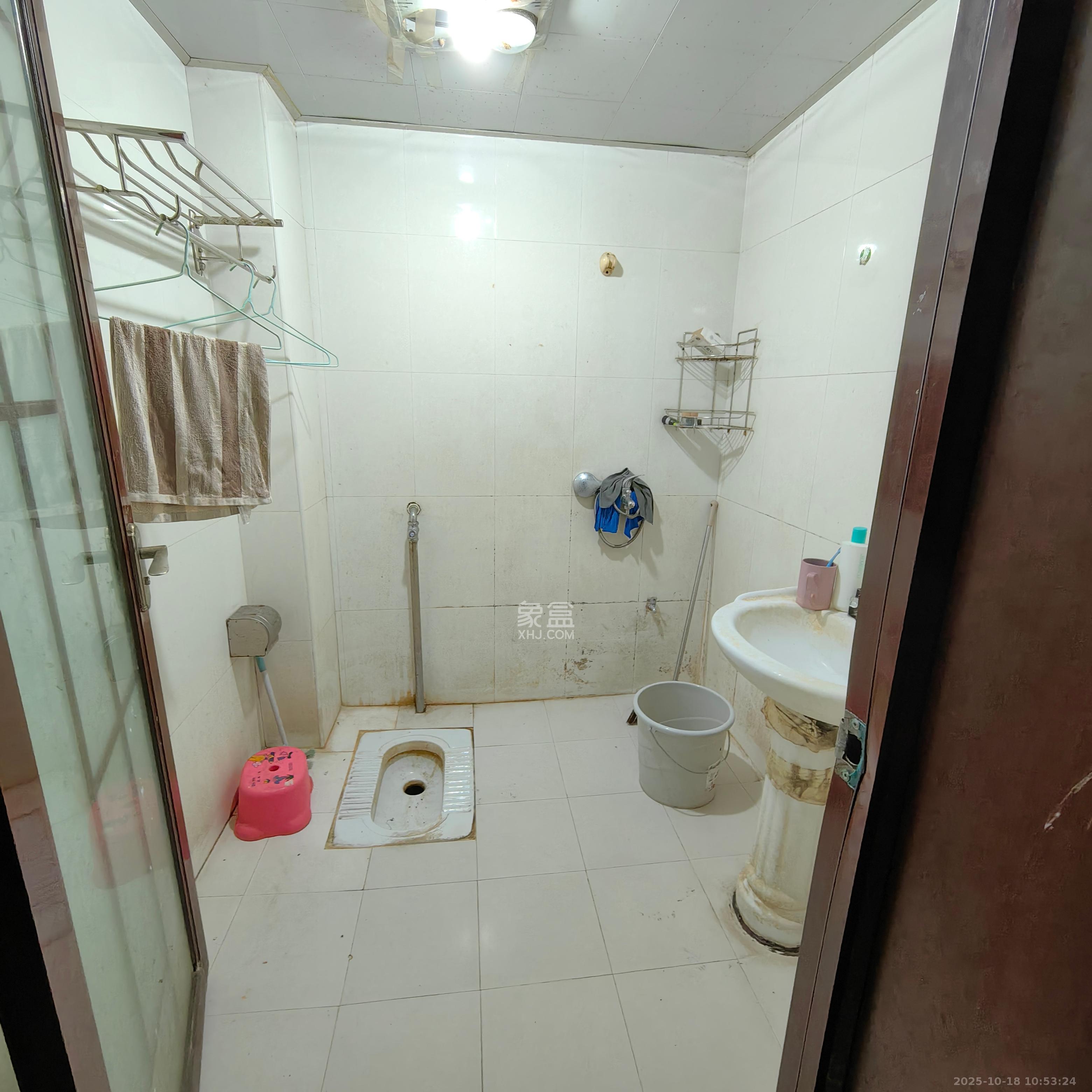 中南汽车世界  3室2厅1卫    1500.0元/月室内图