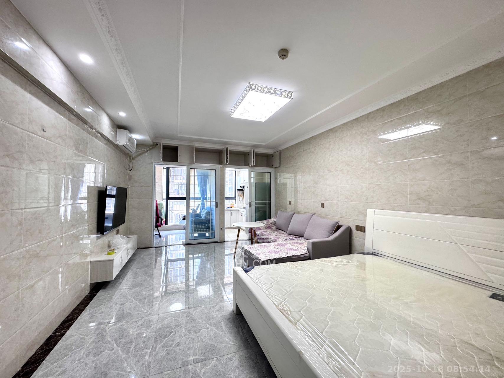 望兴景园二期（望兴西西里）  1室1厅1卫    1900.0元/月