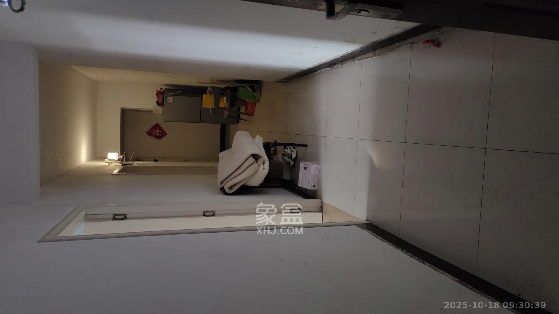 华润五彩城  1室0厅1卫    700.0元/月 华润五彩城  1室0厅1卫    700.0元/月室内图