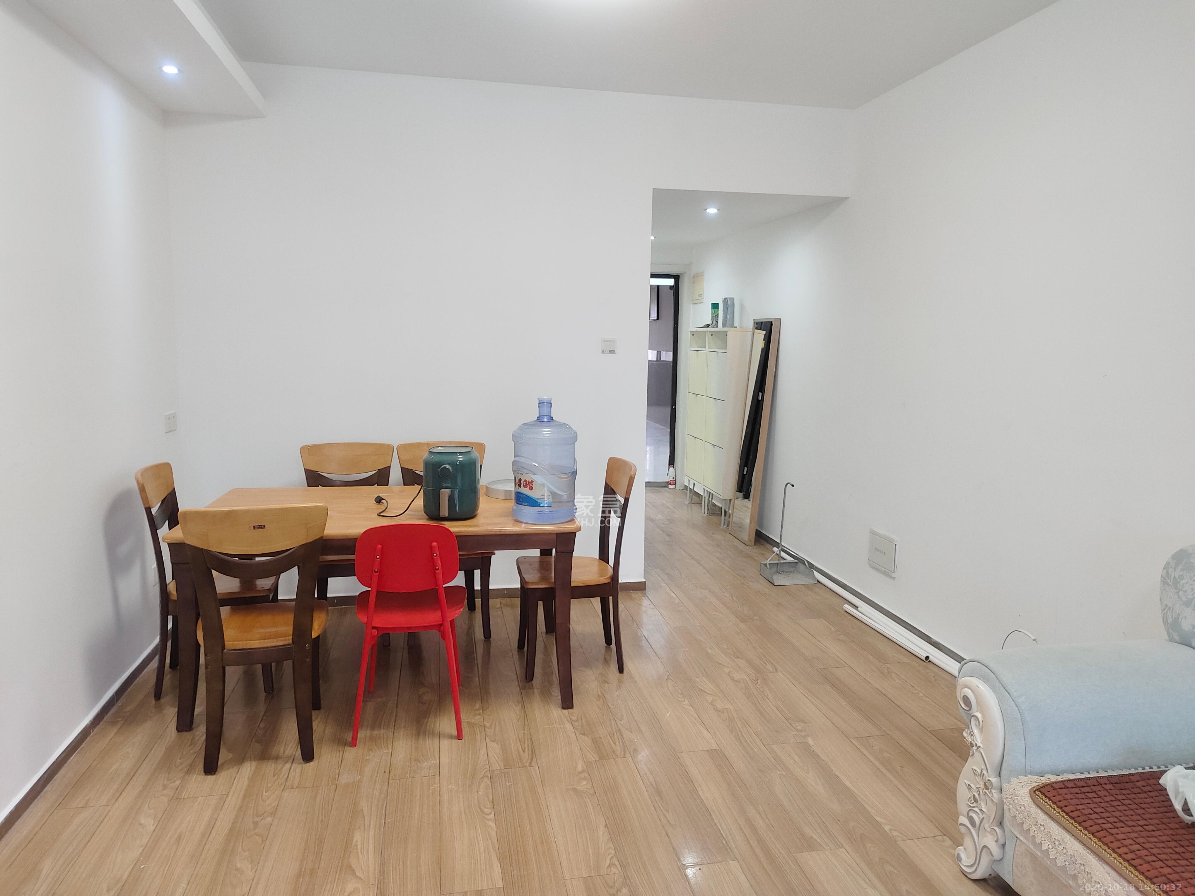 上海城小区  3室2厅2卫    2300.0元/月室内图