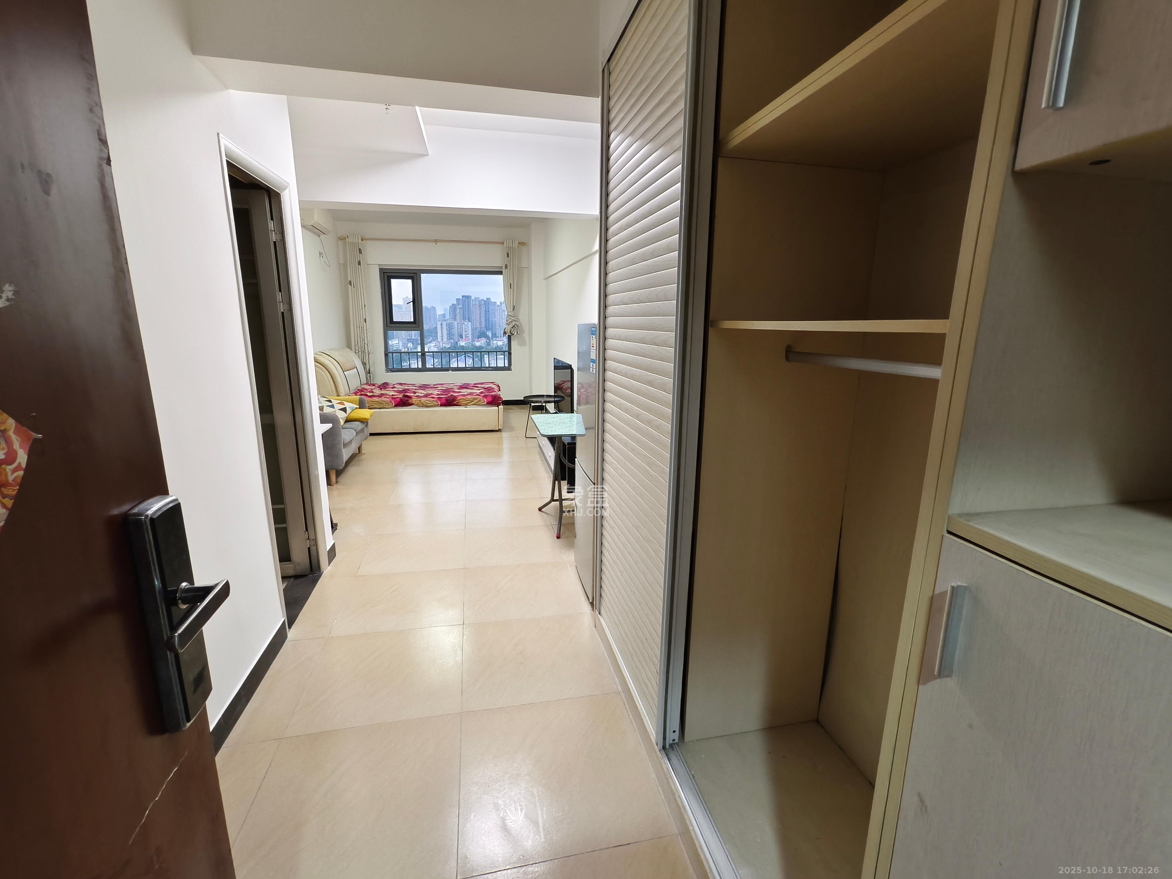 东怡外国（南湖一号)  1室1厅1卫    1700.0元/月室内图