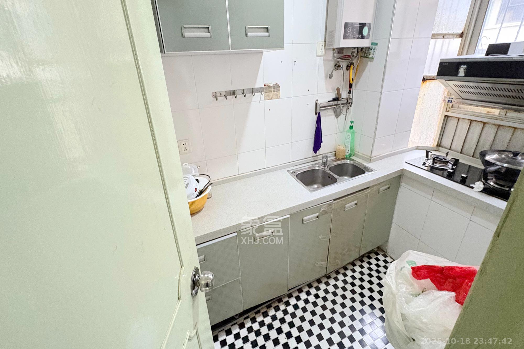 化工宿舍 2室1厅1卫 45.0万 化工宿舍 2室1厅1卫 45.0万厨房