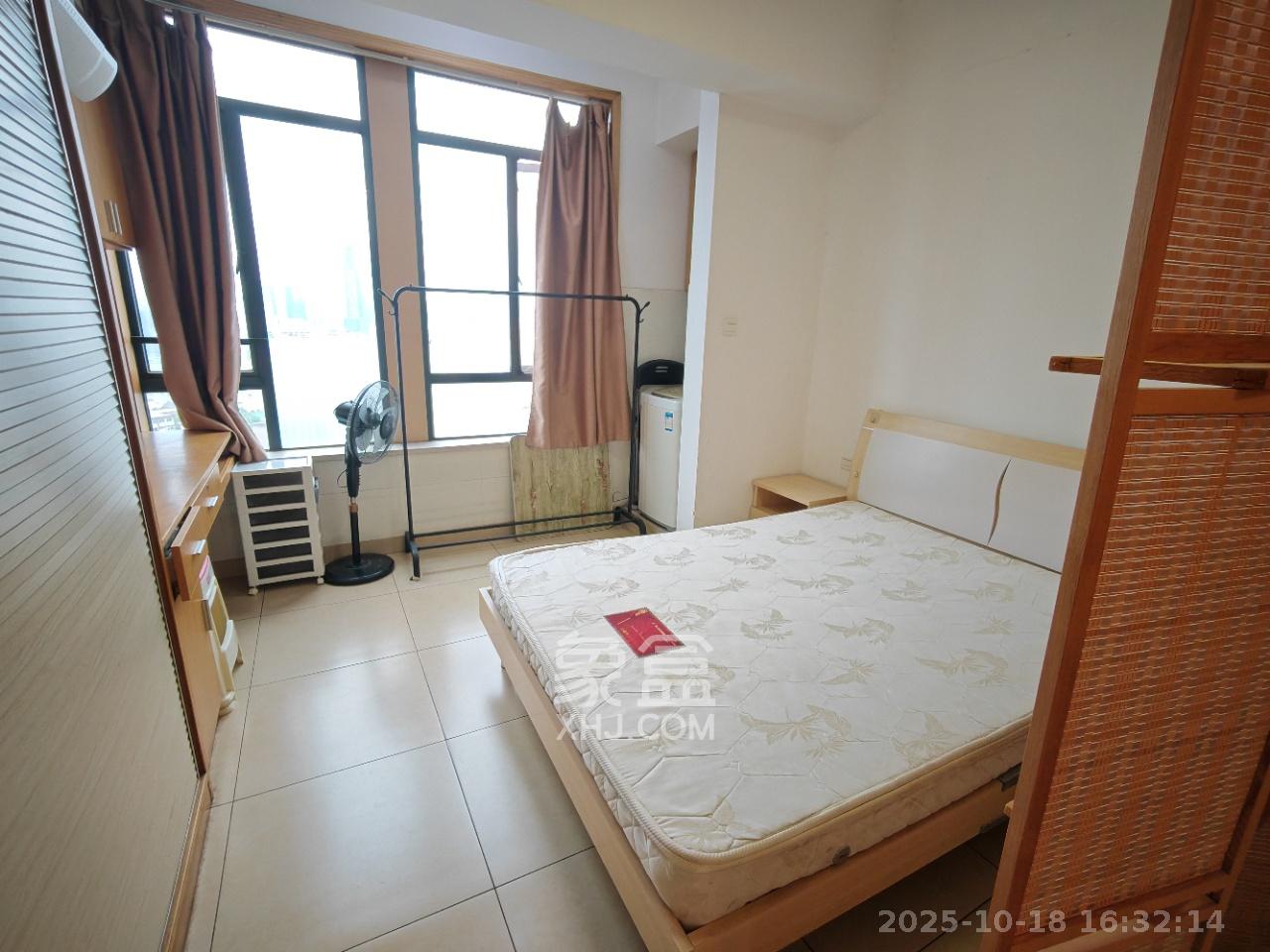 融圣国际  1室1厅1卫    1700.0元/月 融圣国际  1室1厅1卫    1700.0元/月室内图