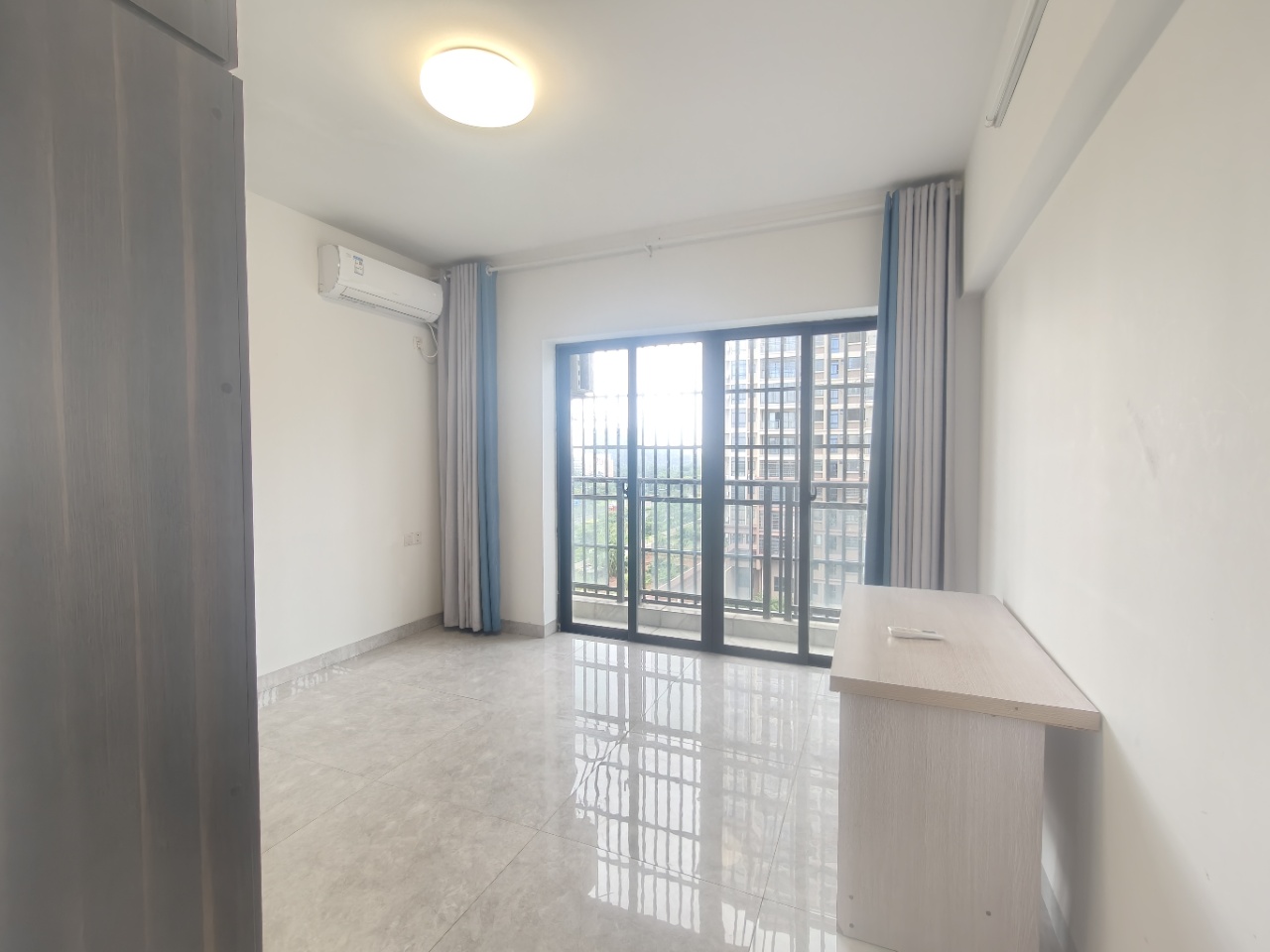 丘海警苑小区  3室2厅2卫    2800.0元/月室内图