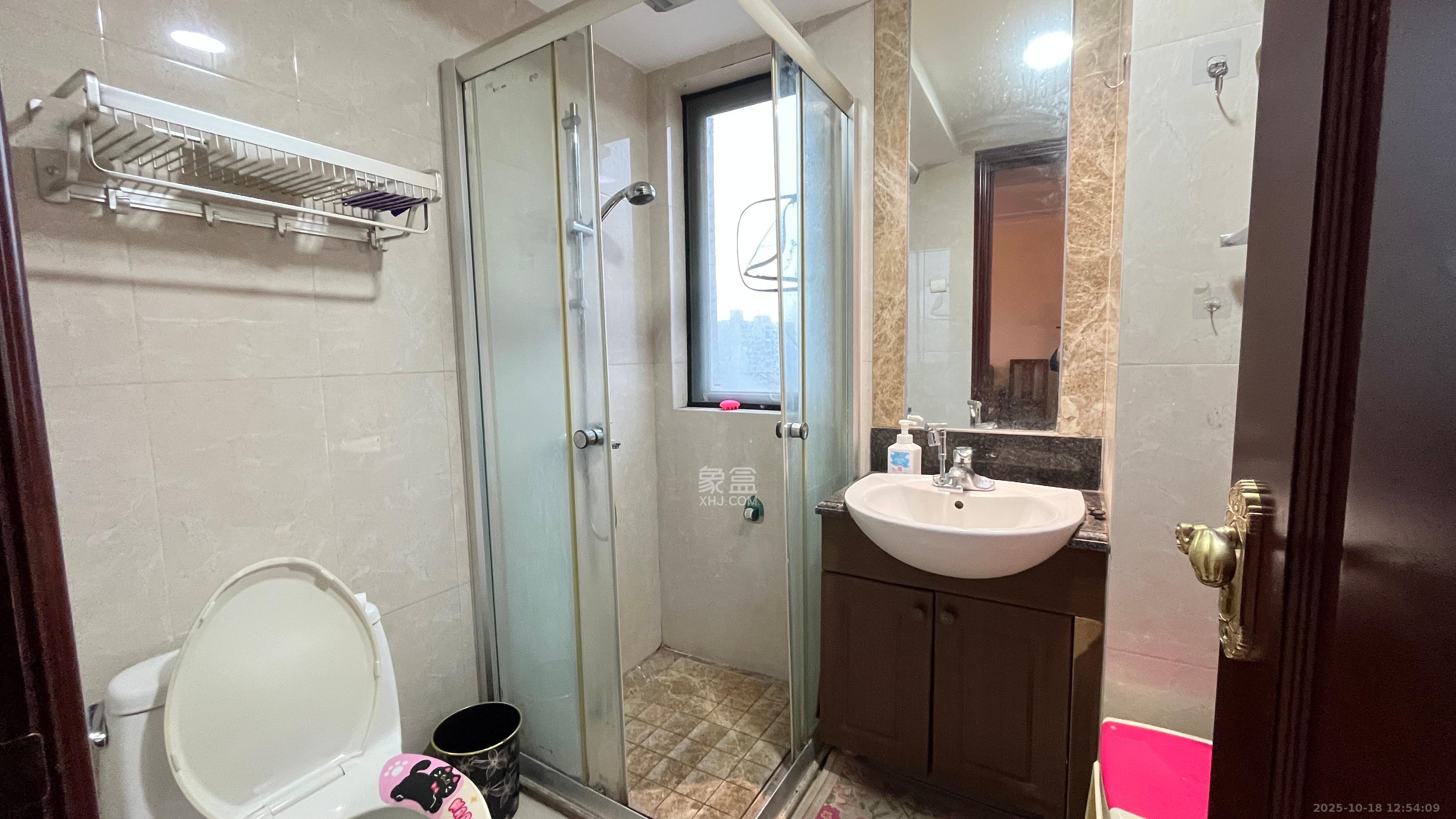 恒大雅苑 2室2厅2卫 2200.0元/月 恒大雅苑 2室2厅2卫 2200.0元/月室内图