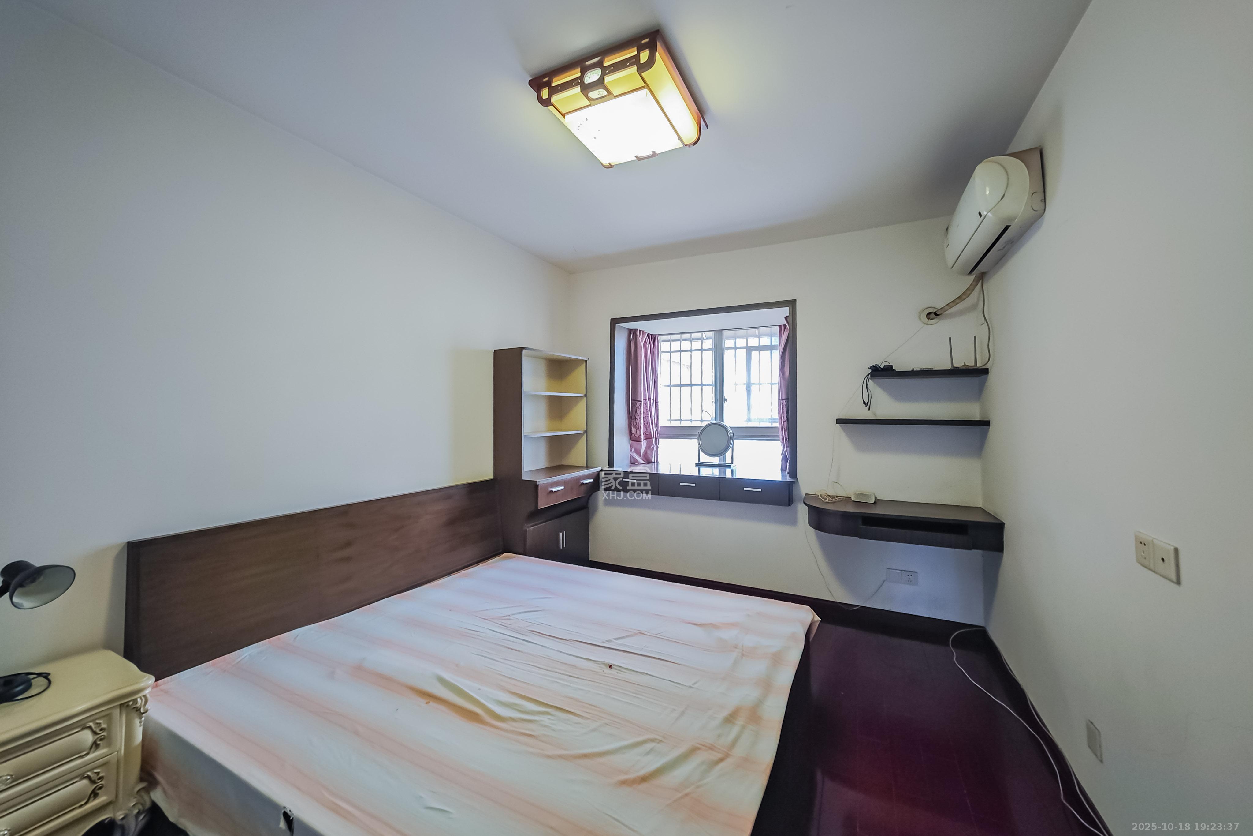 龙吉湾小区(龙瑞尚苑) 2室1厅1卫 42.0万 龙吉湾小区(龙瑞尚苑) 2室1厅1卫 42.0万卧室