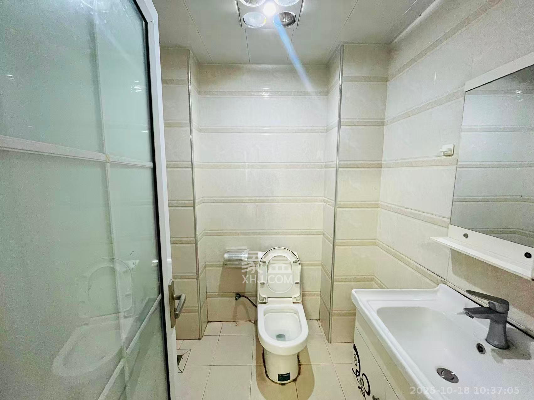 浏阳河畔家园  3室1厅1卫    2700.0元/月室内图