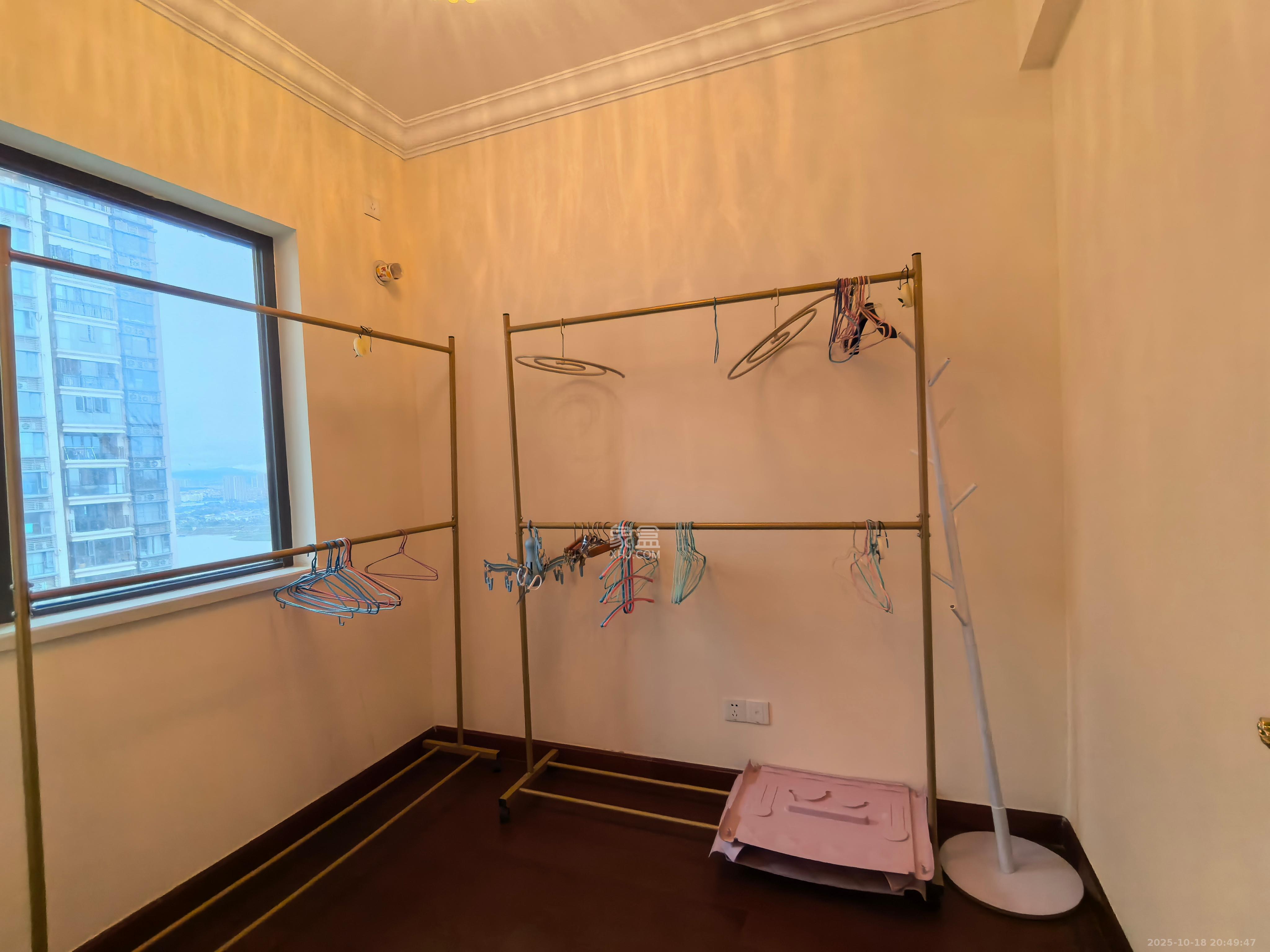 恒大御景半岛锦绣苑 3室2厅1卫 2600.0元/月 恒大御景半岛锦绣苑 3室2厅1卫 2600.0元/月室内图