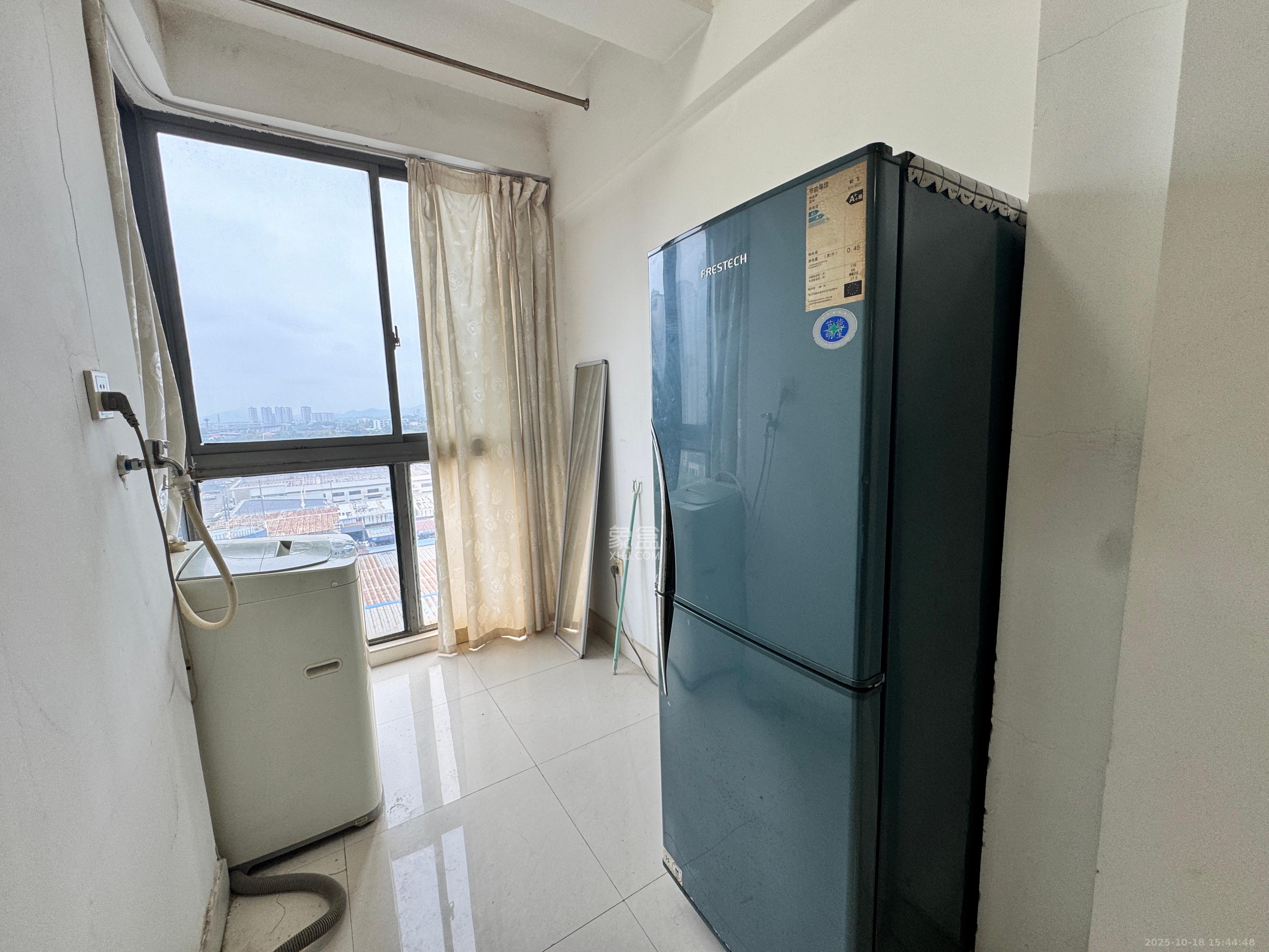 建鑫二期 1室0厅1卫 800.0元/月 建鑫二期 1室0厅1卫 800.0元/月室内图