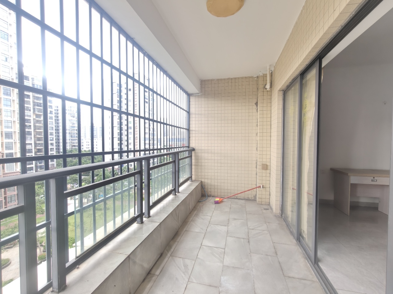 丘海警苑小区  3室2厅2卫    2800.0元/月室内图