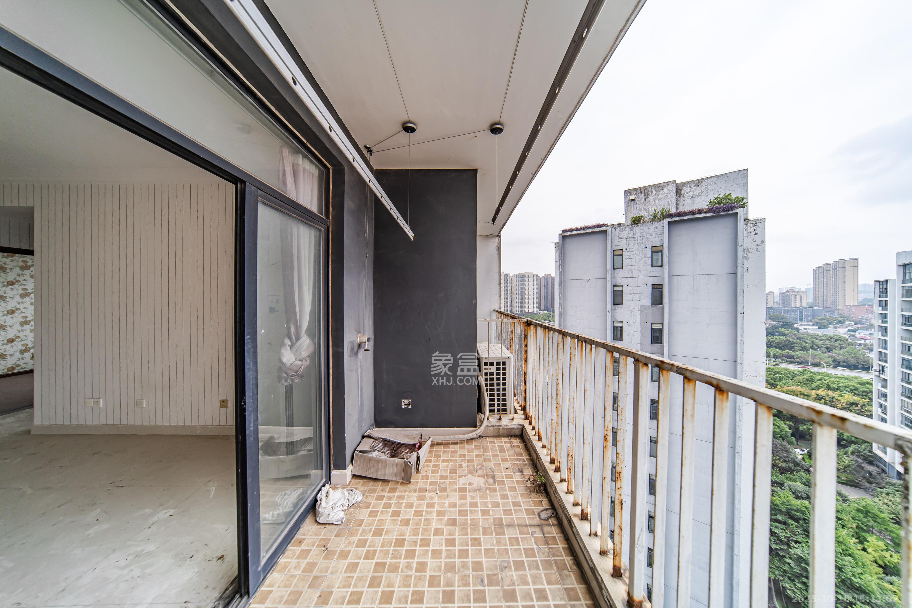 阳光100三期  2室2厅1卫    2000.0元/月室内图