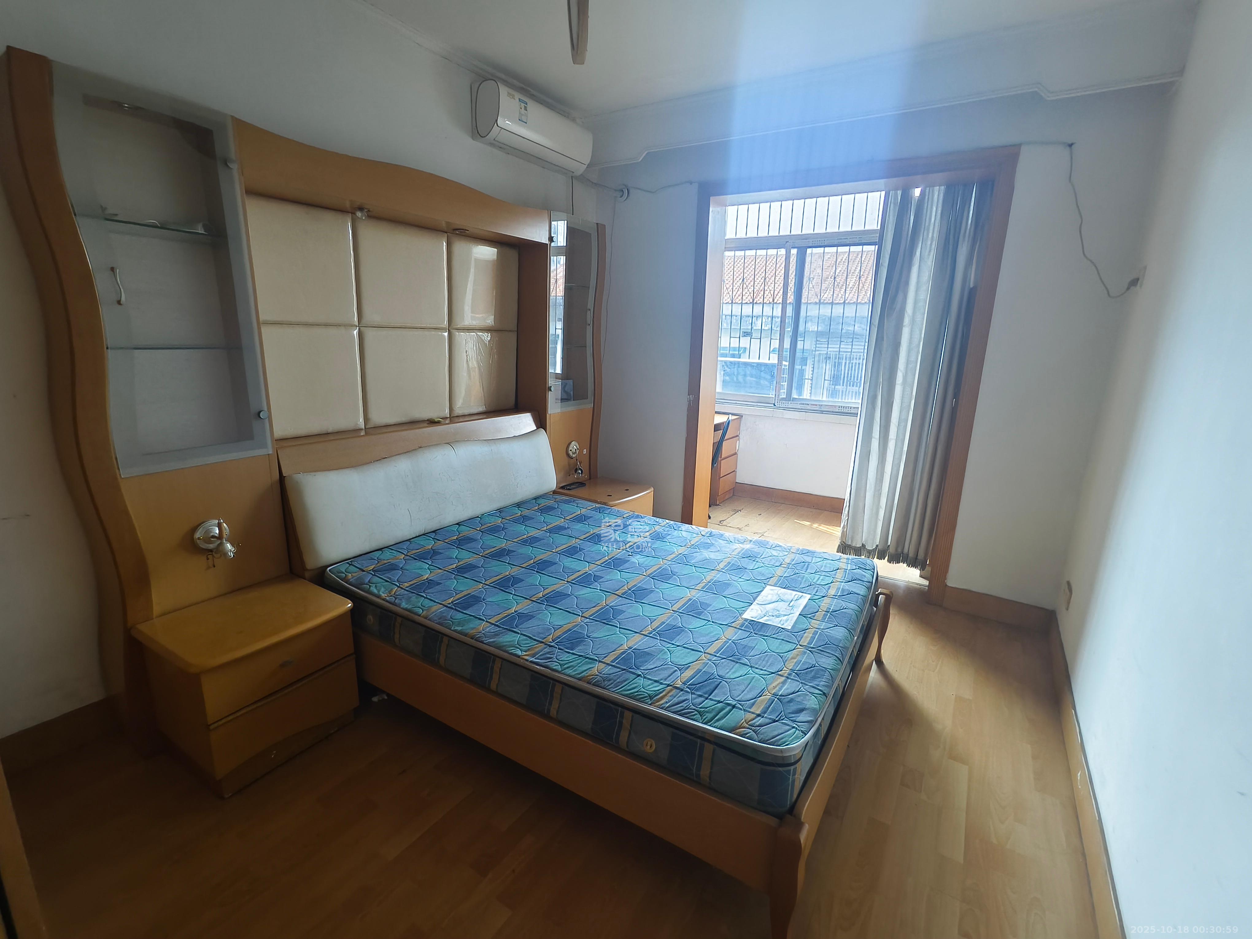 市直属机关宿舍  2室1厅1卫    1500.0元/月室内图