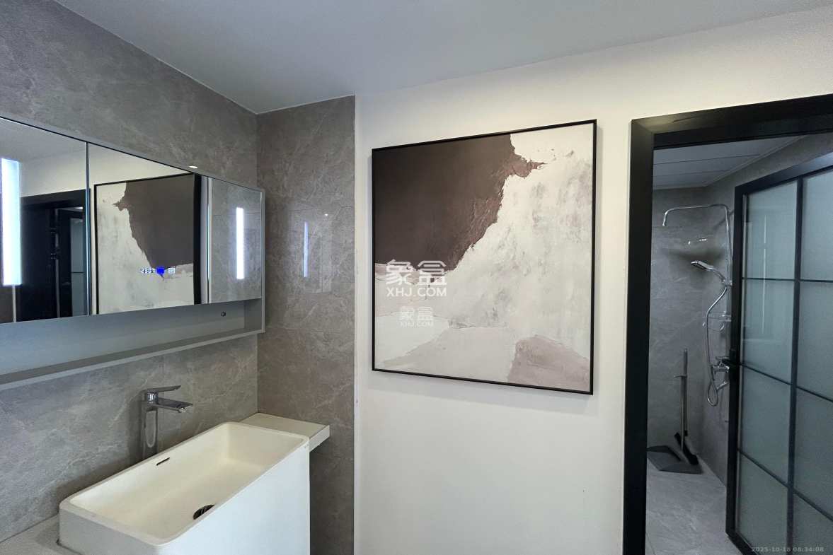 保利金香槟 3室2厅2卫 3600.0元/月 保利金香槟 3室2厅2卫 3600.0元/月室内图