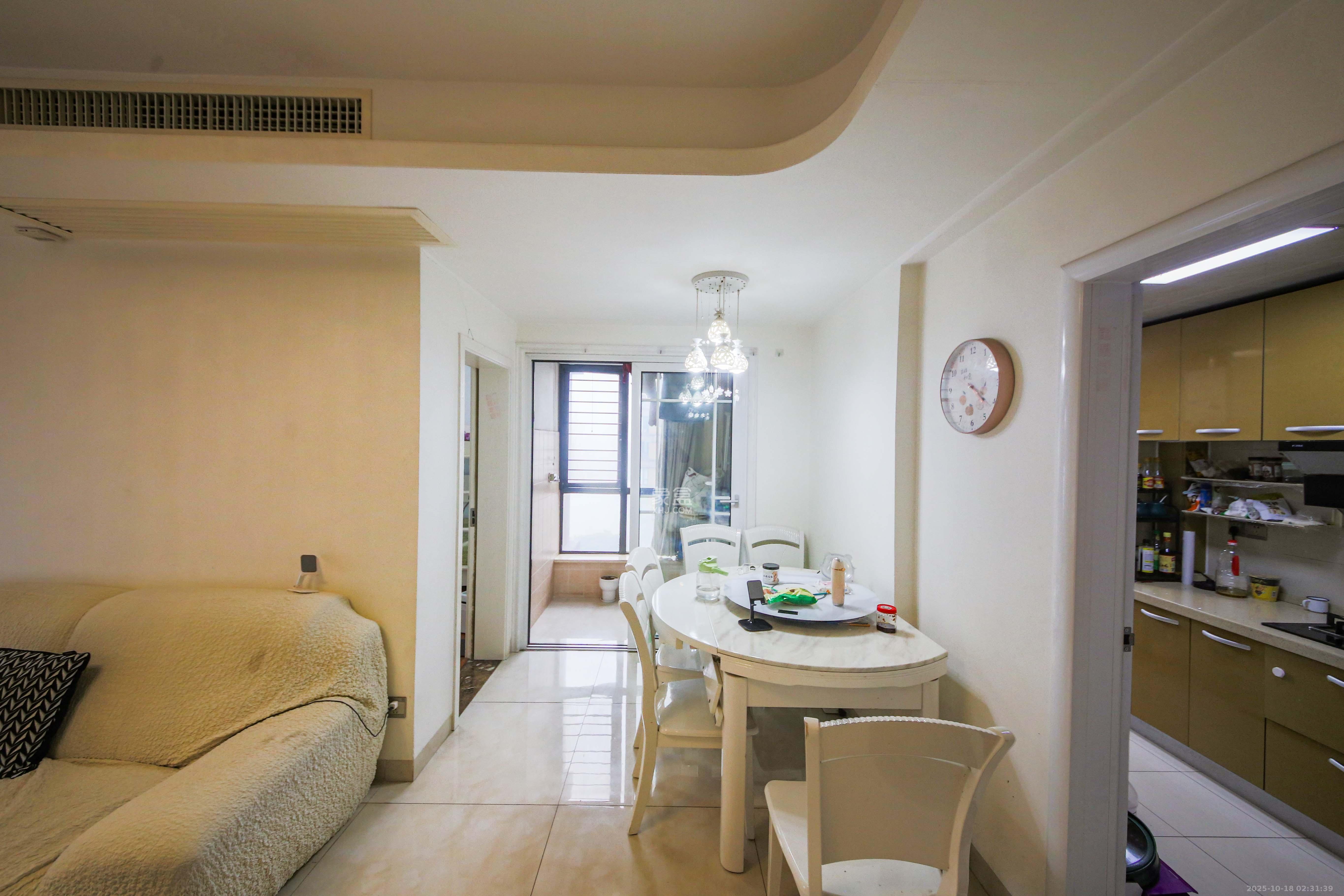 湘江雅颂居 2室2厅1卫 115.0万 湘江雅颂居 2室2厅1卫 115.0万客厅