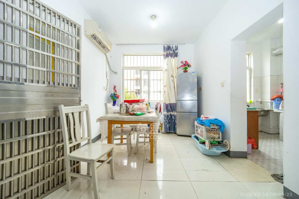 金岸教师公寓 4室2厅2卫 61.0万 金岸教师公寓 4室2厅2卫 61.0万其他