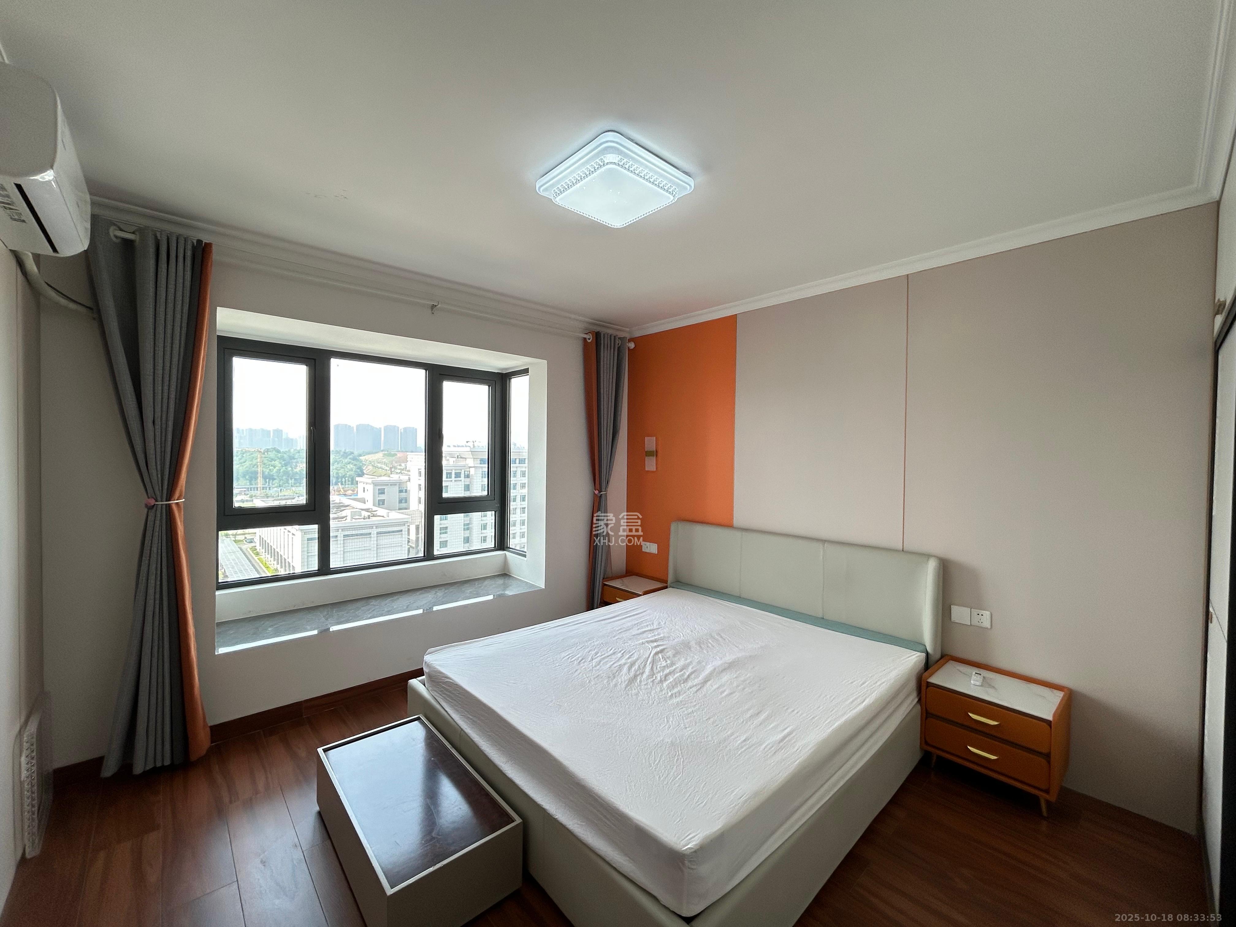 保利金香槟  3室2厅2卫    3600.0元/月室内图