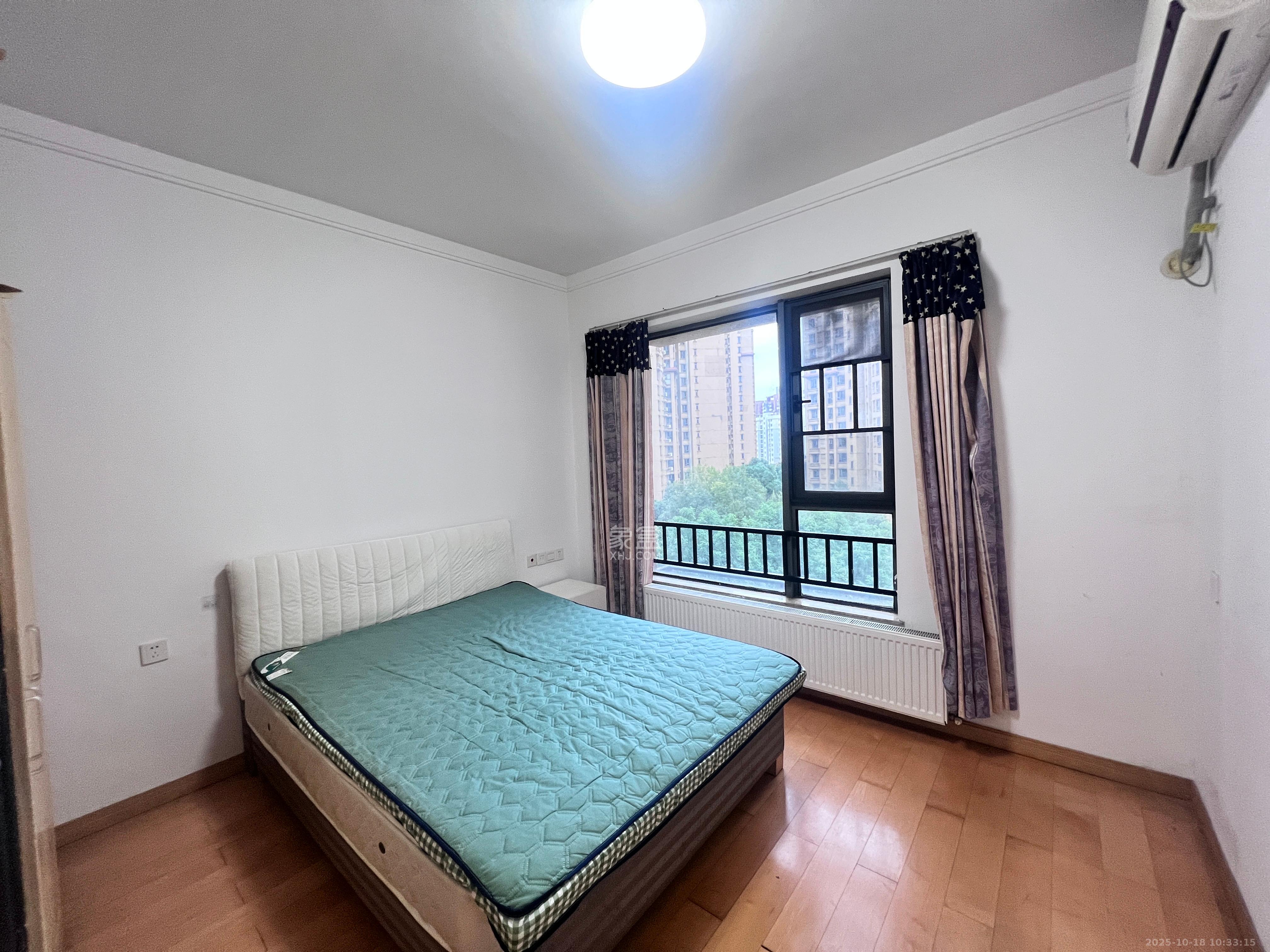 珠江郦城探香里  3室2厅1卫    1900.0元/月 珠江郦城探香里  3室2厅1卫    1900.0元/月室内图