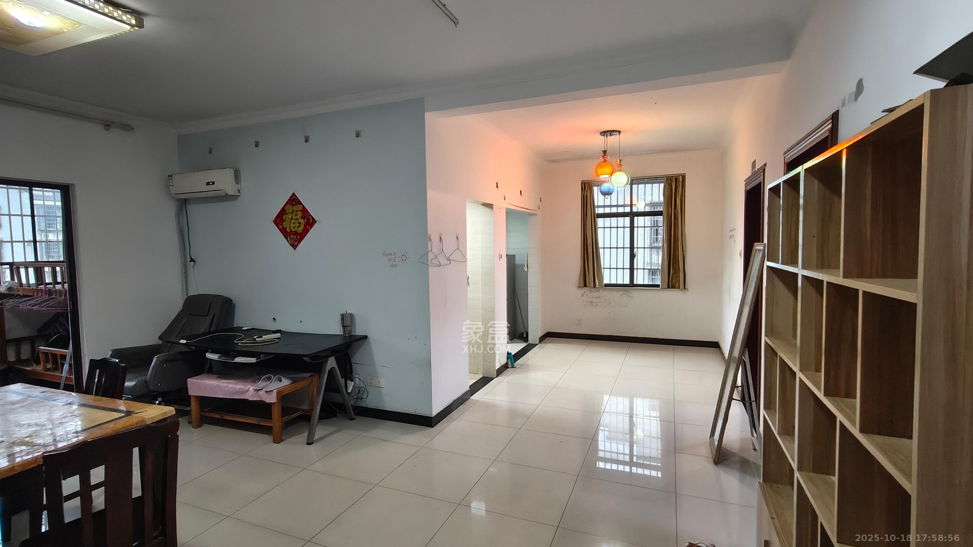 园艺小区  2室2厅1卫    1700.0元/月室内图