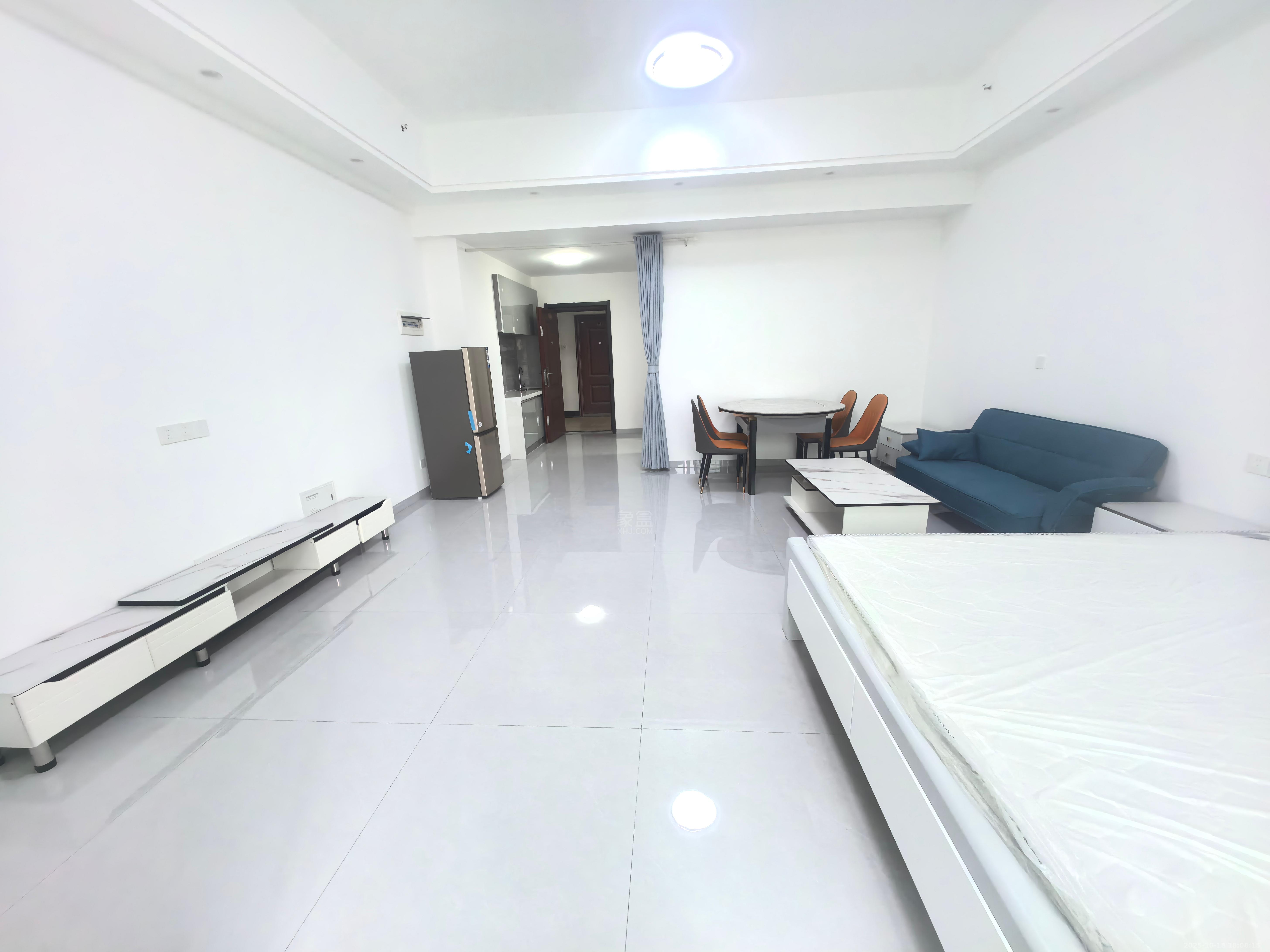 轨道交通城产业园 1室1厅1卫 900.0元/月 轨道交通城产业园 1室1厅1卫 900.0元/月室内图