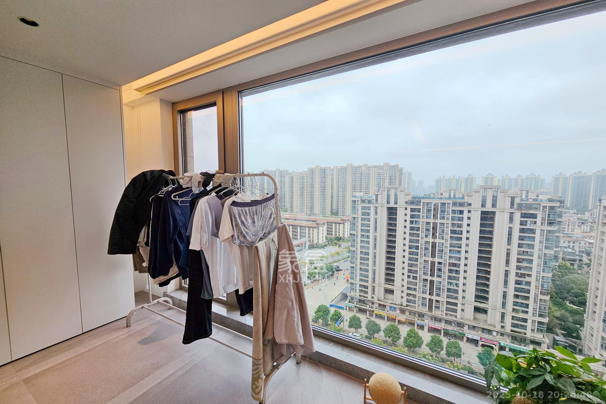 明昇壹城(明昇时代广场)二期  4室2厅2卫    258.0万 明昇壹城(明昇时代广场)二期  4室2厅2卫    258.0万其他