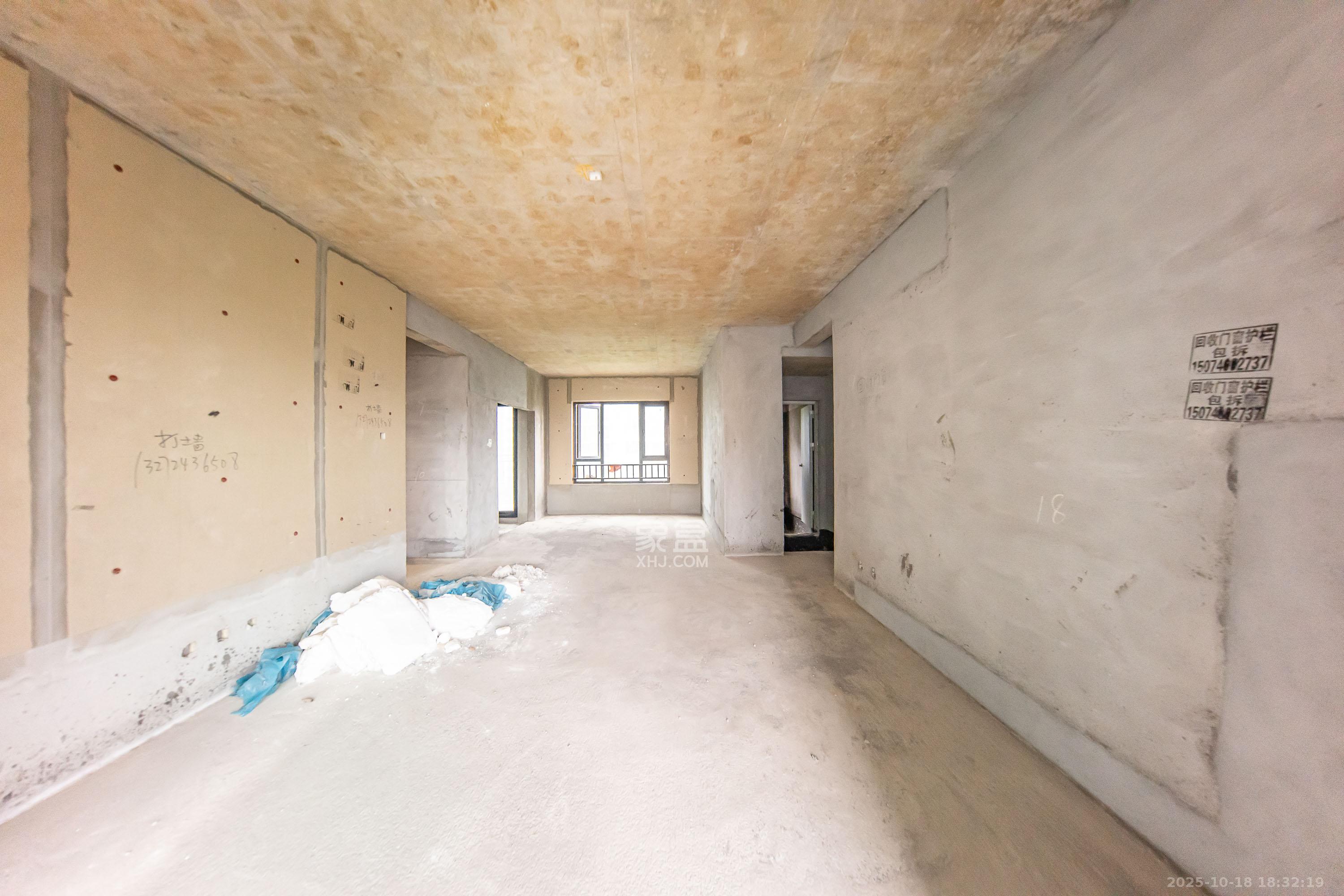 蔷薇国际  5室1厅2卫    110.0万