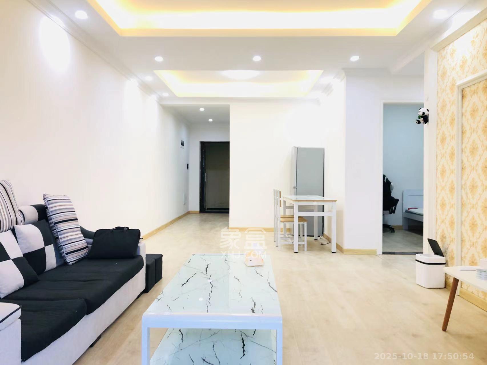 五江天街南区  3室2厅1卫    2100.0元/月室内图1