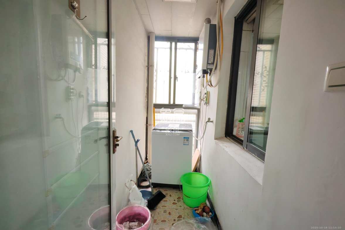 鼎丰前城  2室2厅1卫    1900.0元/月 鼎丰前城  2室2厅1卫    1900.0元/月室内图