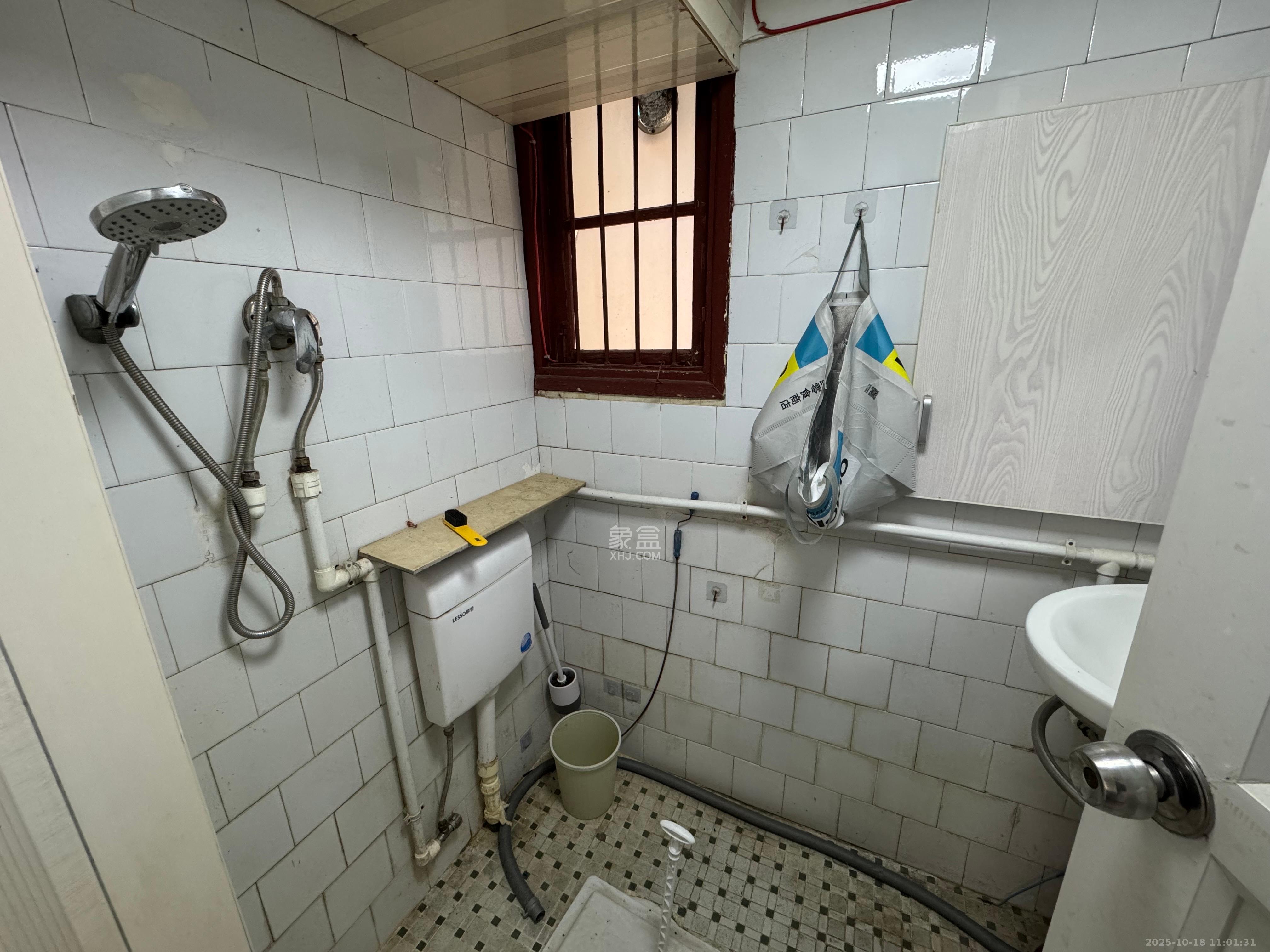 市直属机关宿舍 2室1厅1卫 1300.0元/月 市直属机关宿舍 2室1厅1卫 1300.0元/月室内图