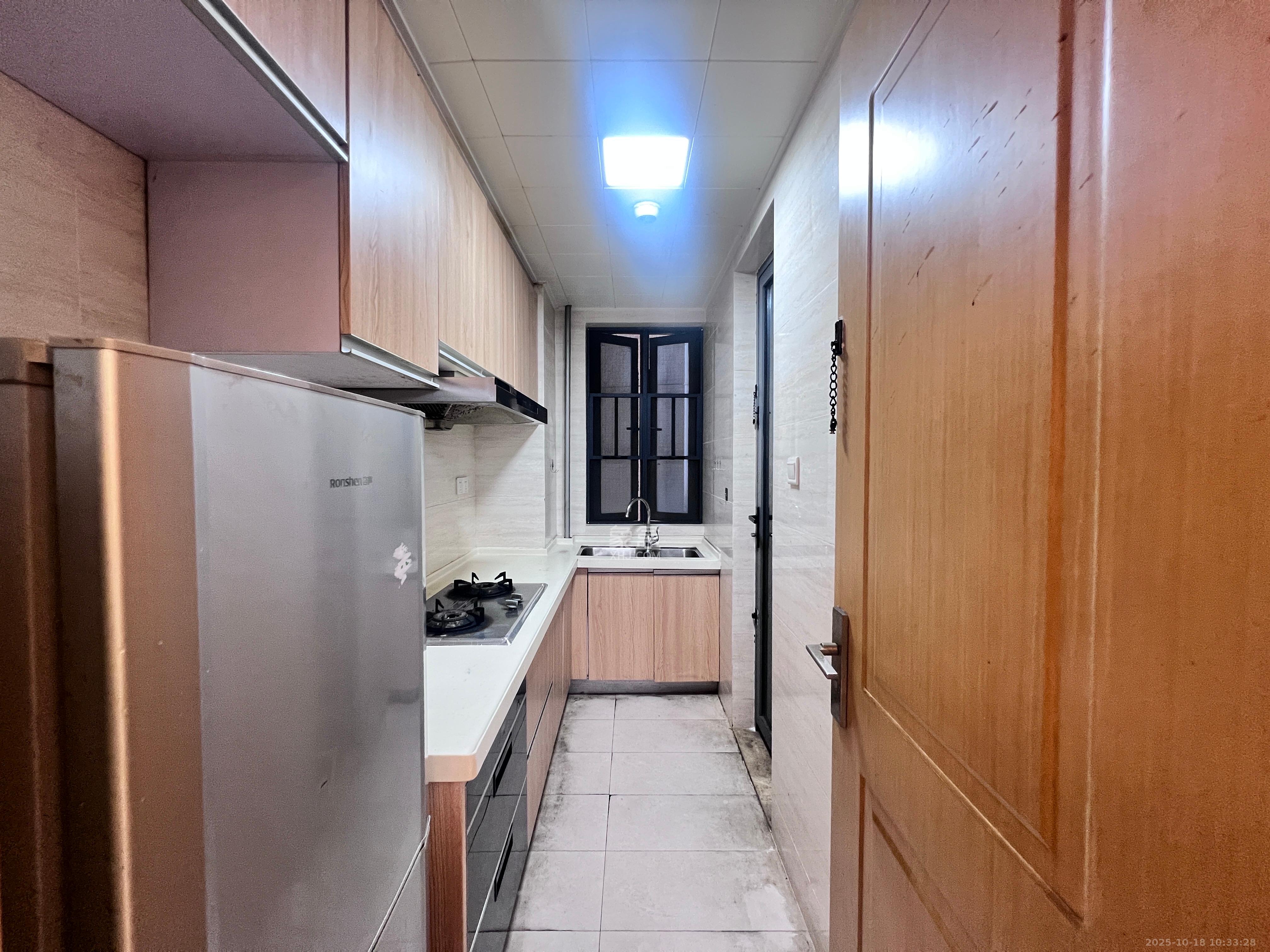 珠江郦城探香里  3室2厅1卫    1900.0元/月室内图