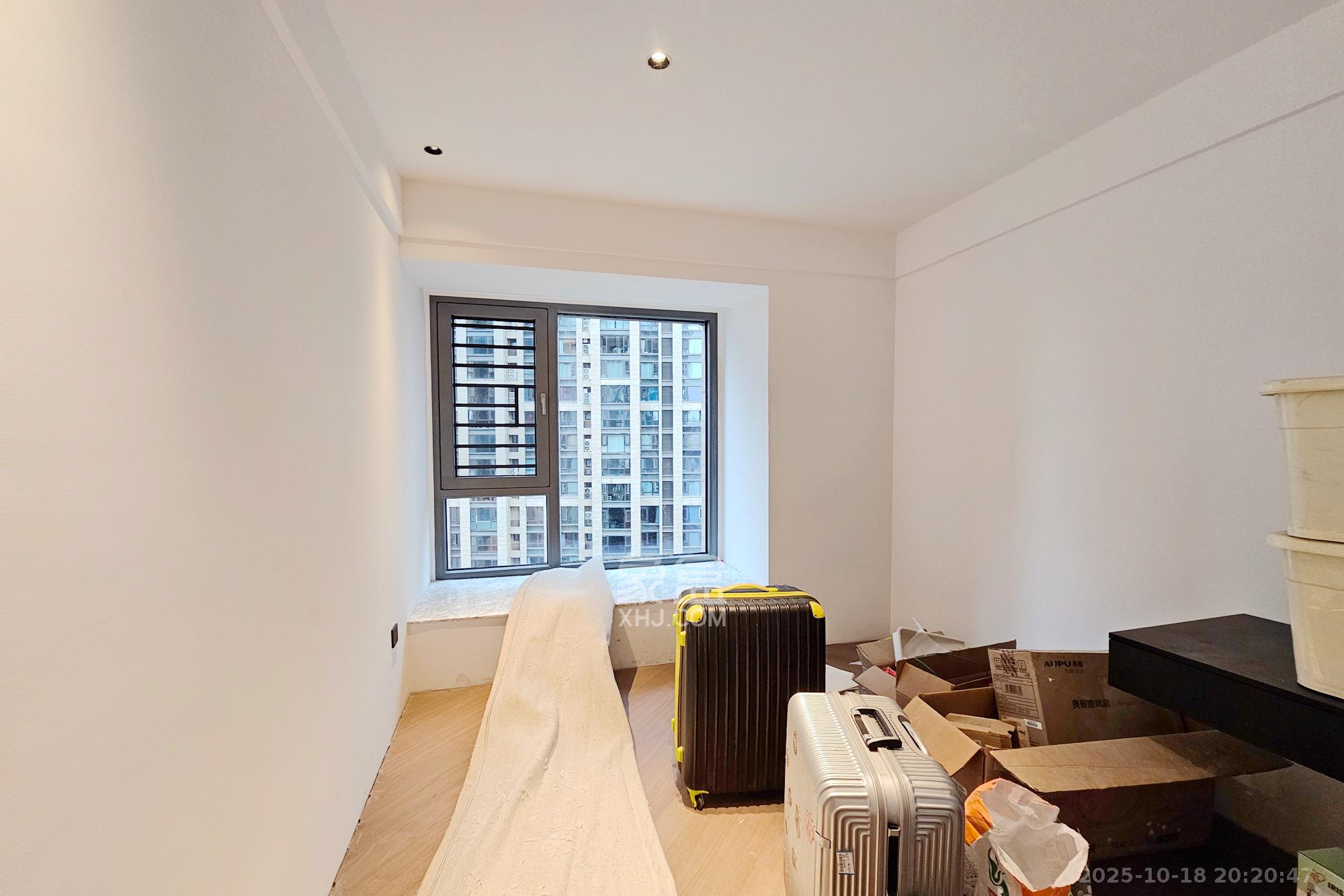 明昇壹城(明昇时代广场)二期  4室2厅2卫    258.0万 明昇壹城(明昇时代广场)二期  4室2厅2卫    258.0万卧室