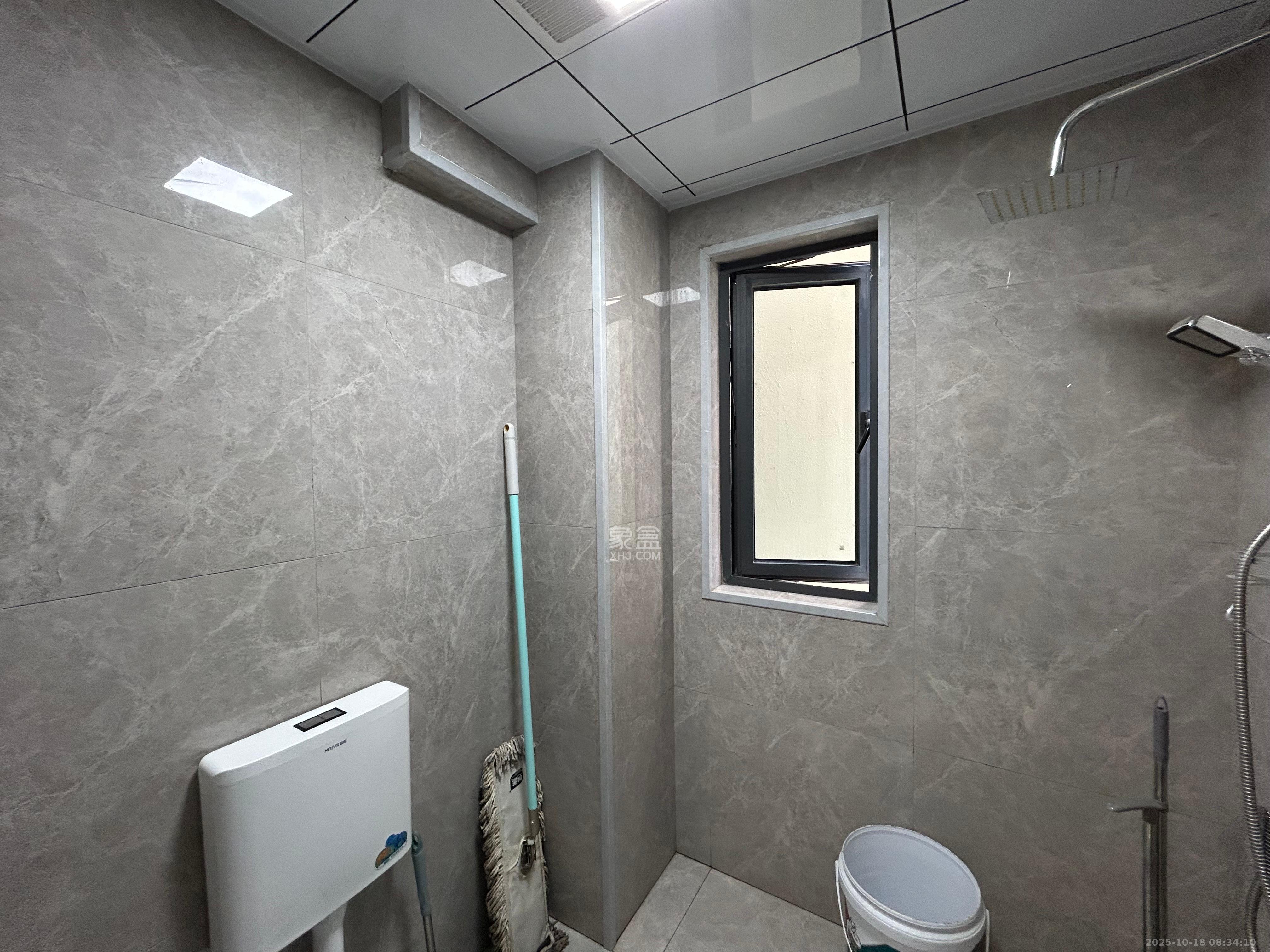 保利金香槟  3室2厅2卫    3600.0元/月室内图