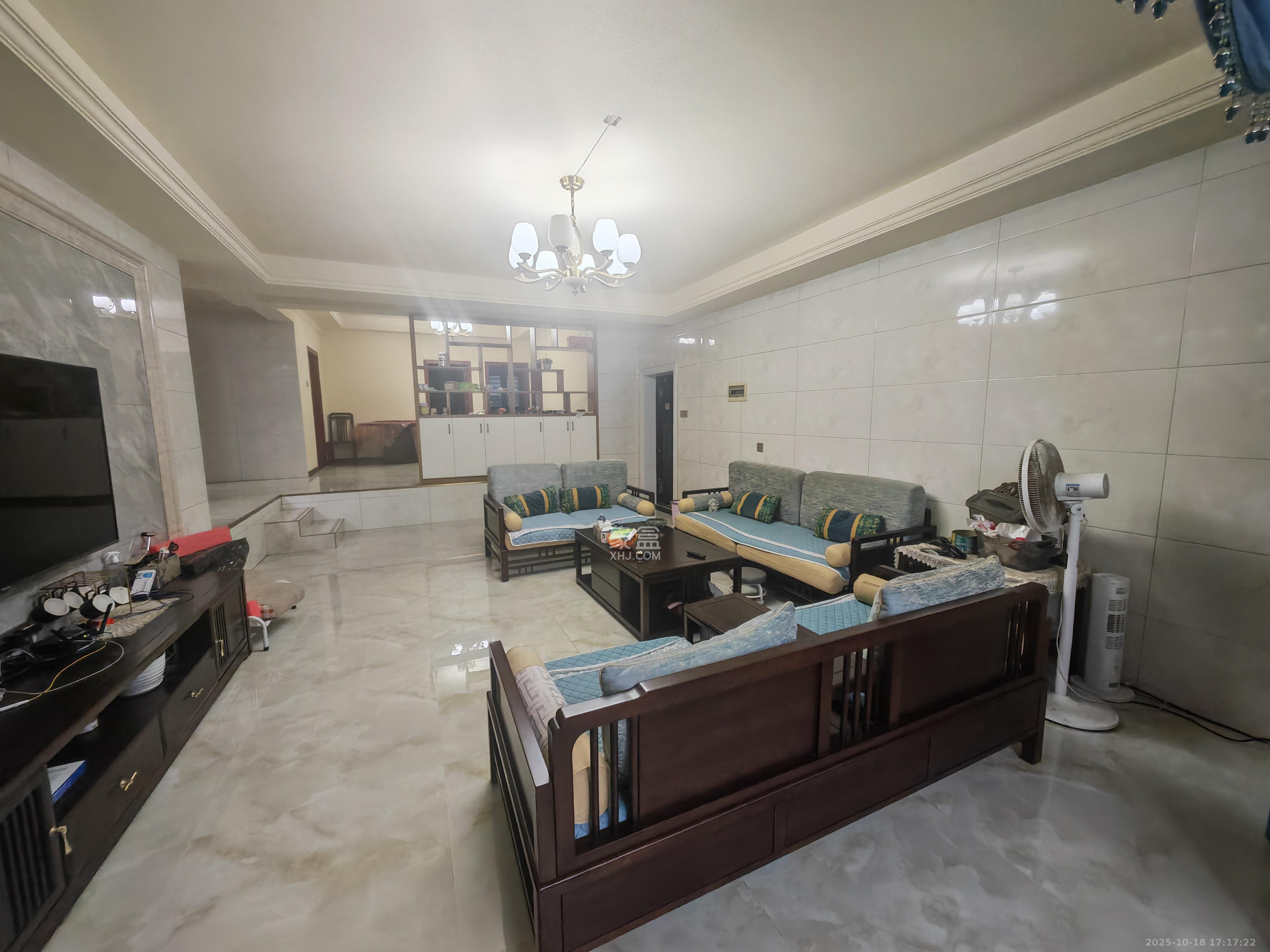 欣胜园  3室2厅2卫    2000.0元/月 欣胜园  3室2厅2卫    2000.0元/月