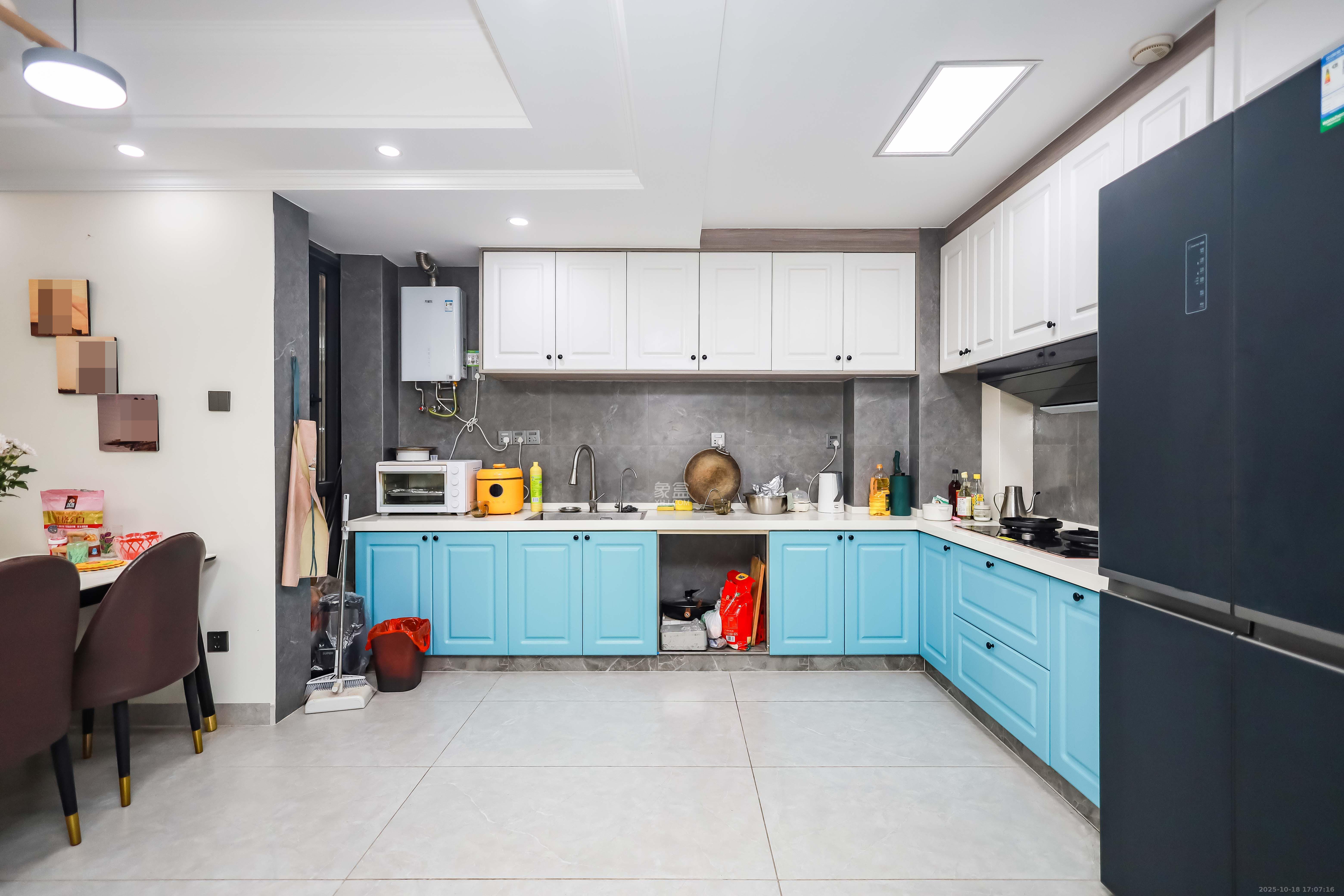 长房云时代  3室2厅1卫    88.0万厨房