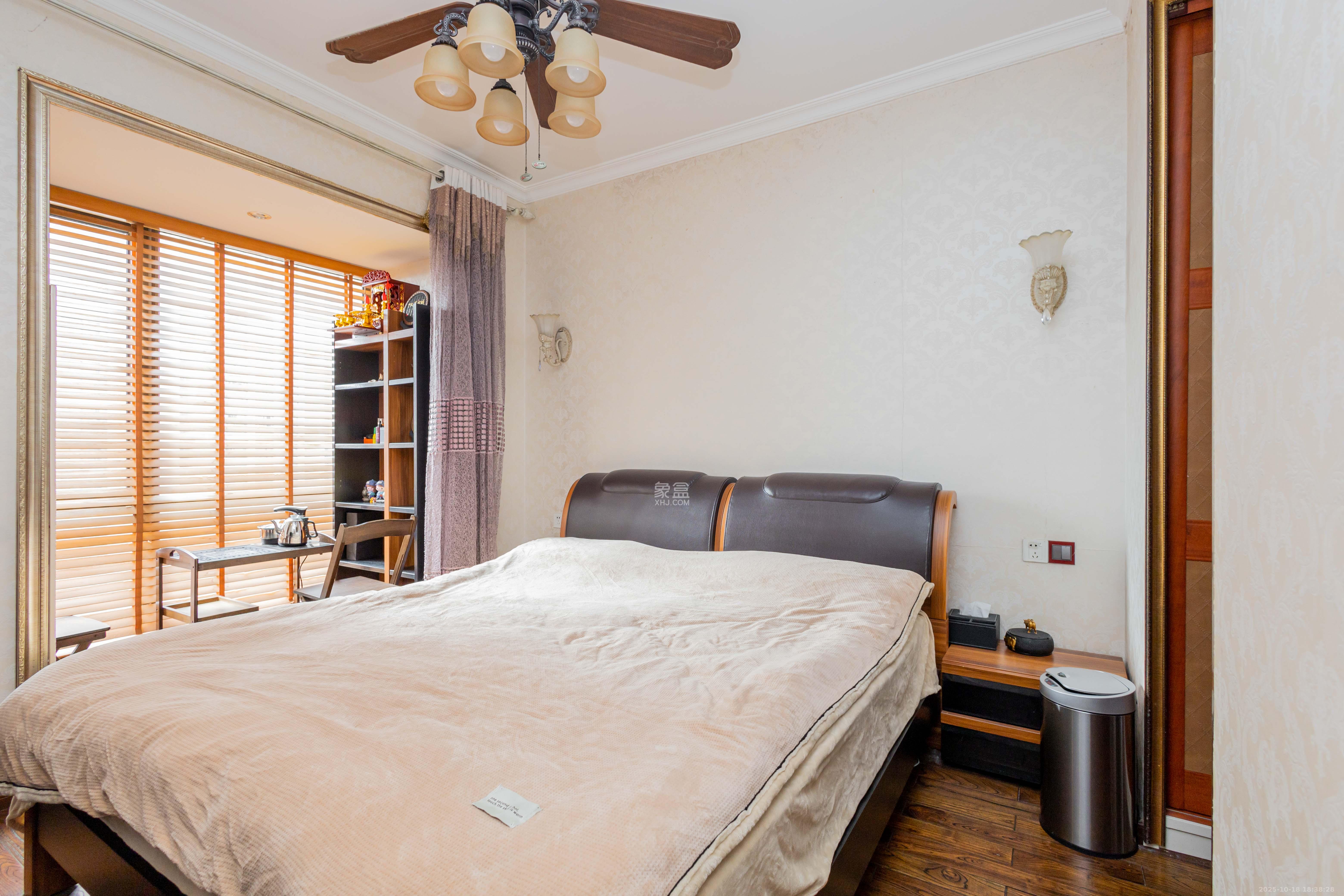 旭辉华庭 3室2厅2卫 89.8万 旭辉华庭 3室2厅2卫 89.8万卧室