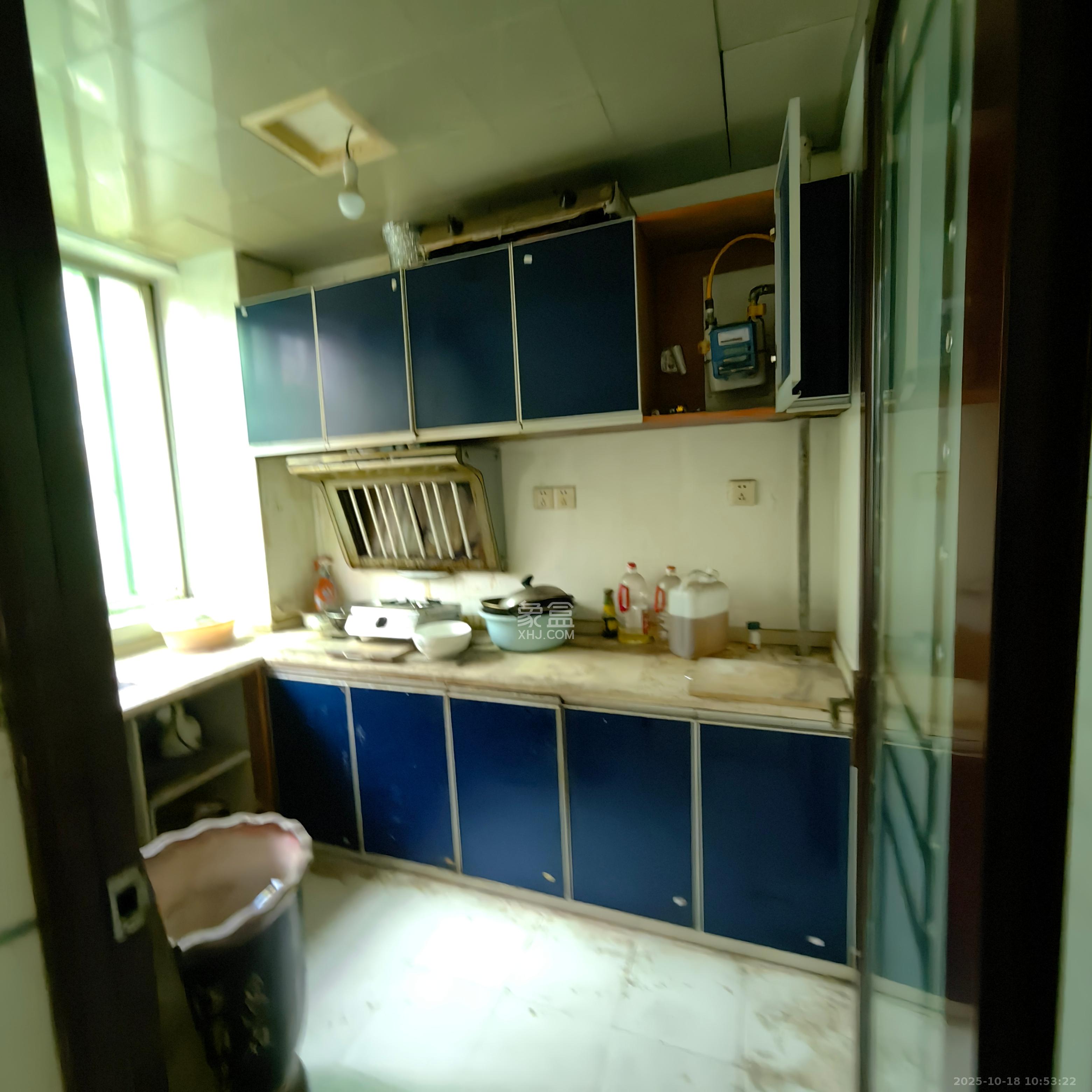 中南汽车世界  3室2厅1卫    1500.0元/月室内图