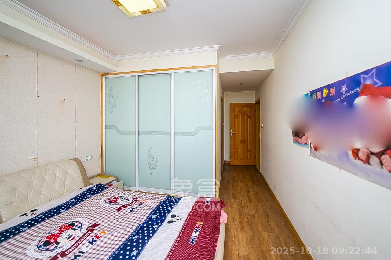 天鸿天府(天鸿中央大院)  3室2厅2卫    2500.0元/月 天鸿天府(天鸿中央大院)  3室2厅2卫    2500.0元/月室内图