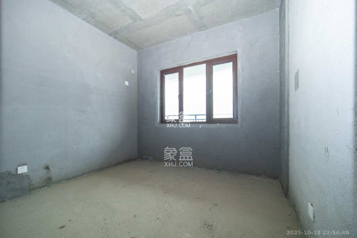 新长海广场 3室2厅1卫 53.8万 新长海广场 3室2厅1卫 53.8万卧室