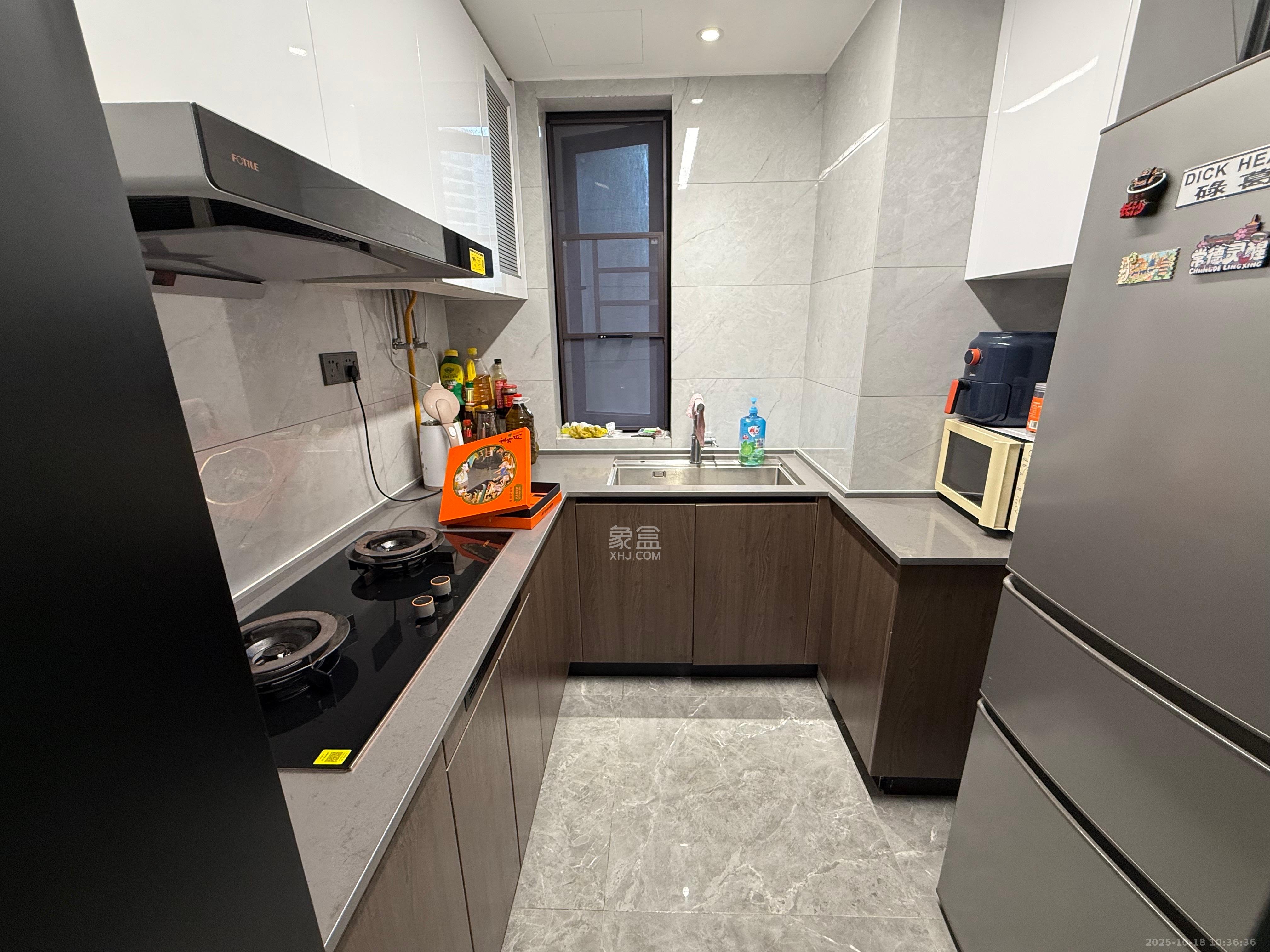 万科滨河道  3室2厅2卫    2700.0元/月室内图